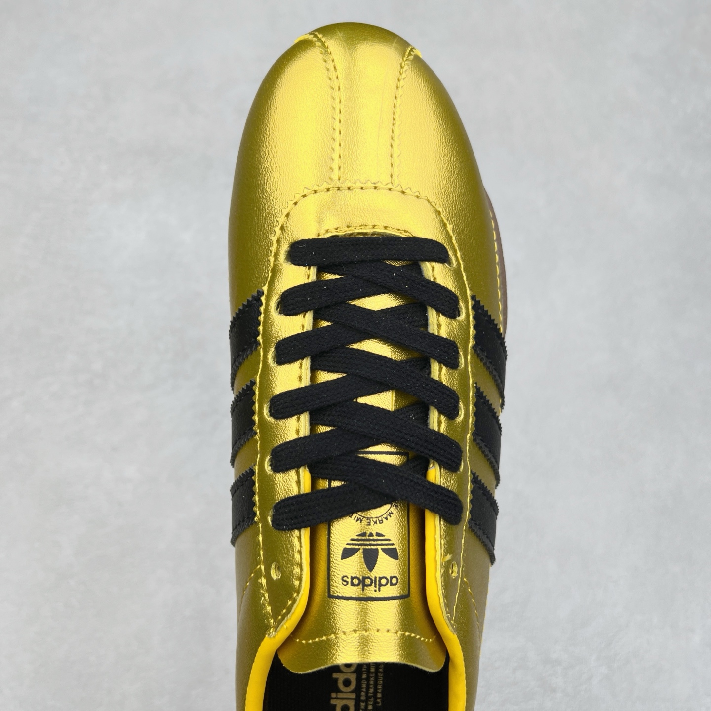 图片[4]-AD Originals Tokyo 东京限定系列复古百搭薄底德训风低帮休闲运动T头鞋 JR2156 ORIGINALS 挖掘复古运动基因，文 将经典与现代完美融合，推出薄底鞋系列，引起潮流趋势。此次COSTS带来的是ADIDAS ORIGINALS TOKYO系列黑白两款百搭配色，鞋款鞋面舒适贴合脚面， 同时采用柔软材质，穿着轻便舒适；中底缓震性能，鞋底有一定弹性，日常穿搭舒适且防滑。尺码：35⅔ 36 36⅔ 37⅓ 38 38⅔ 39⅓ 40 40⅔ 41⅓ 42 42⅔ 43⅓ 44 45-选品中心