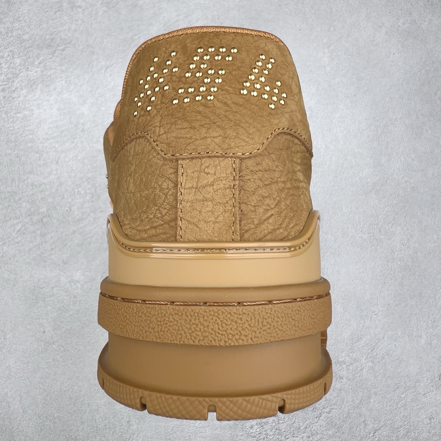 图片[8]-＃K纯原 Louis Vuitton Trainer lv时装走秀运动鞋 市场所有版本中综合最强的货品 GD实力大厂出品 全网最全配色更新最快 最成熟的做工稳定的品控 完美鞋型超高的清洁度 零毛边线头瑕疵 全套原楦原纸版原鞋开模 全网最具灵魂的版型 正确原装黄色鞋盒 正确中底印花 鞋面印花3D高频深度立体 全鞋电脑针车 紧密相连 针距密度一致 环保乳胶注塑鞋垫 厚度脚感还原原版 皮面裁剪部位 统一油边封口工艺 原装橡胶大底含胶量大底组合零偏差 专柜全套包装 防尘袋 说明书 质保卡 男女鞋 尺码：35 36 37 38 39 40 41 42 43 44 45-选品中心