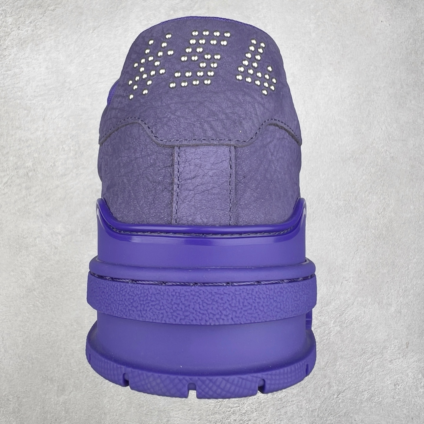 图片[8]-＃K纯原 Louis Vuitton Trainer lv时装走秀运动鞋 市场所有版本中综合最强的货品 GD实力大厂出品 全网最全配色更新最快 最成熟的做工稳定的品控 完美鞋型超高的清洁度 零毛边线头瑕疵 全套原楦原纸版原鞋开模 全网最具灵魂的版型 正确原装黄色鞋盒 正确中底印花 鞋面印花3D高频深度立体 全鞋电脑针车 紧密相连 针距密度一致 环保乳胶注塑鞋垫 厚度脚感还原原版 皮面裁剪部位 统一油边封口工艺 原装橡胶大底含胶量大底组合零偏差 专柜全套包装 防尘袋 说明书 质保卡 男女鞋 尺码：35 36 37 38 39 40 41 42 43 44 45-选品中心