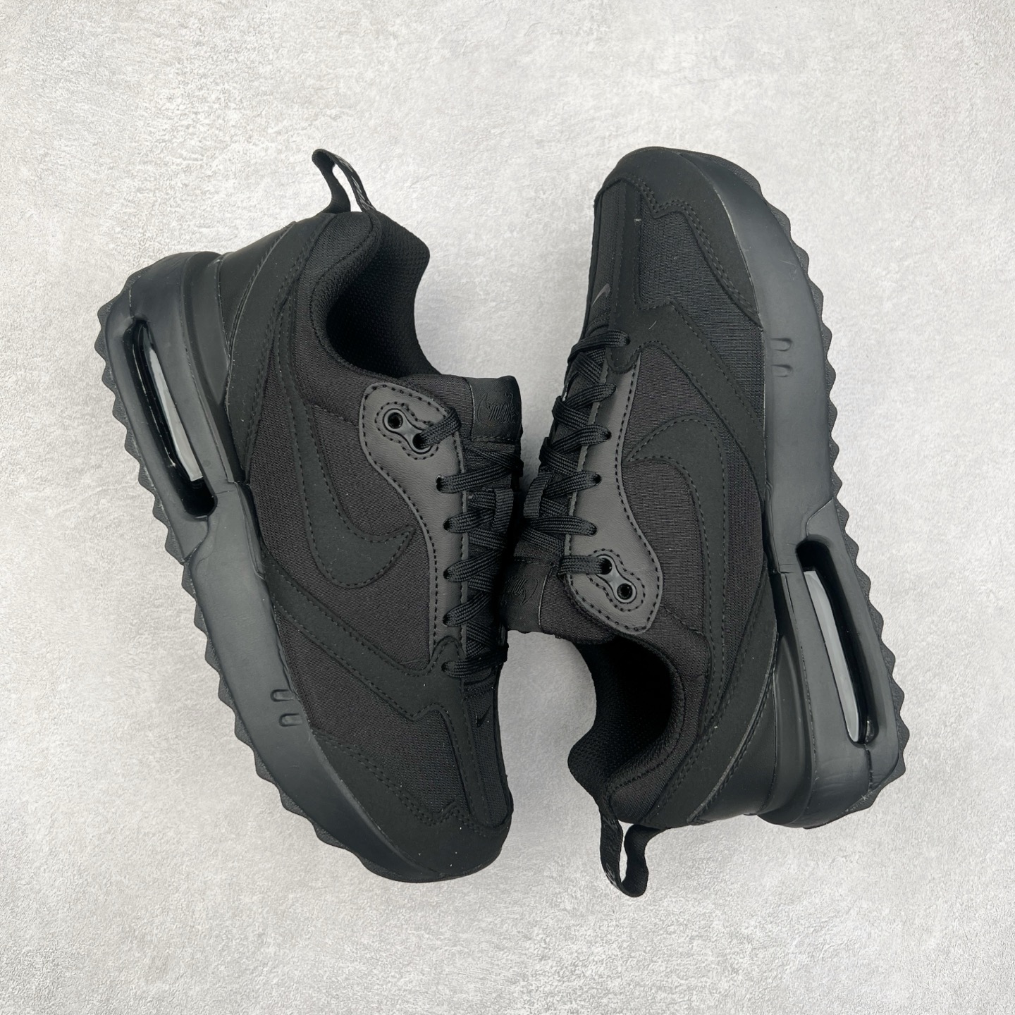 图片[3]-NK Air Max Dawn 黎明系列低帮气垫百搭休闲运动慢跑鞋 HY0959-044 采用柔软翻毛皮和透气梭织材料打造利落鞋面 中底和鞋跟融入现代感线条设计 兼具复古风格与时尚魅力 尽显运动风范 鞋底加入 Air 缓震配置巧搭柔软泡绵 塑就非凡舒适感受 穿上 Air Max Dawn 运动鞋 打造出众造型 迎接美好的一天 尺码：36 36.5 37.5 38 38.5 39 40 40.5 41 42 42.5 43 44 44.5 45-选品中心