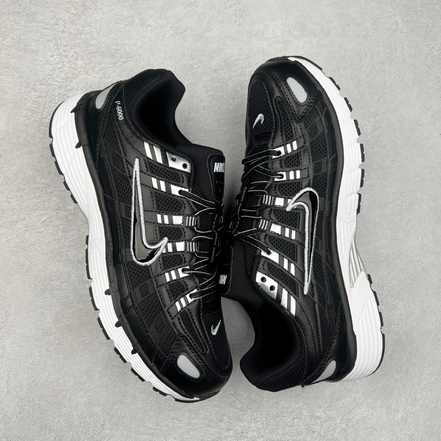 图片[3]-NK P-6000 系列低帮复古老爹风休闲运动舒适慢跑鞋 CD6404-026 融合 Pegasus 过往运动鞋设计 助力 21 世纪早期跑步运动跃升时尚新高度 采用透气网眼布、运动风格线条和耐穿覆面 兼具吸睛外观和舒适感受 中底泡绵以田径赛道为灵感 打造厚实设计 缔造出众缓震性能 尺码：36 36.5 37.5 38 38.5 39 40 40.5 41 42 42.5 43 44 44.5 45-选品中心