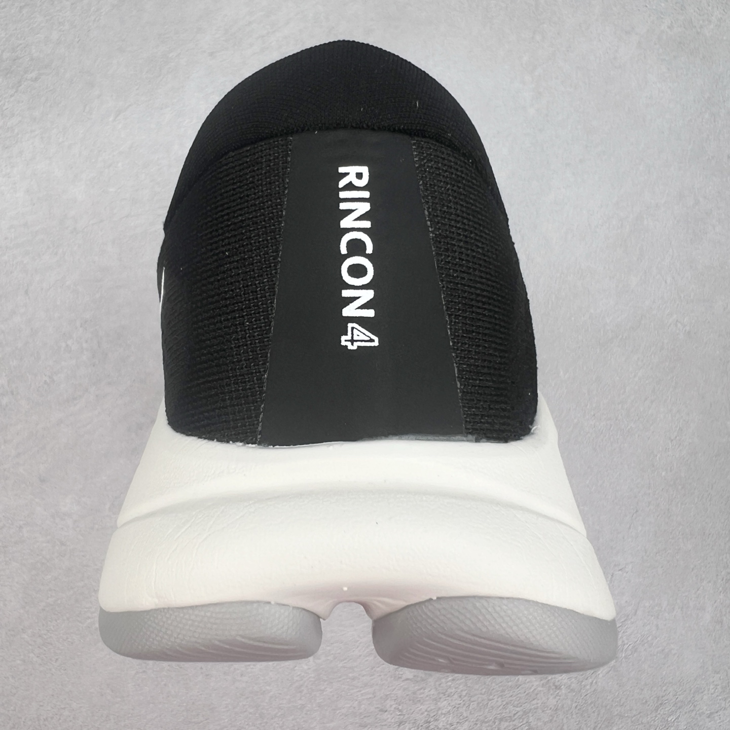 图片[8]-HOKA ONE ONE RINCON 4 舒适防滑耐磨低帮休闲跑步鞋 Rincon 4 是一款日常训练用的跑步鞋，踩上去的感觉很结实。它适合中短距离跑步，但如果您习惯于稍硬的感觉，也可以用于长距离跑步。但它的速度不够快，不能作为速度训练鞋，也不够柔软，不能作为恢复训练鞋，日常里程跑才是它的优势所在。如果您想尝试 Hoka 跑鞋，又想享受极具竞争力的价格，那就试试这款鞋吧。尺码：36 36.5 37.5 38 38.5 39 40 40.5 41 42 42.5 43 44 44.5 45-选品中心