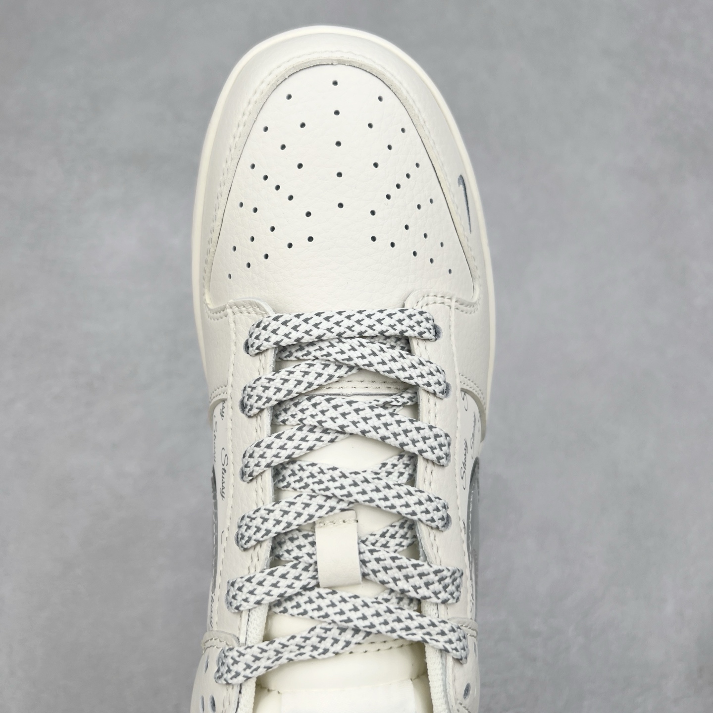 图片[4]-＃纯原福利 NK Dunk Low 定制配色 大厂出品 极力推荐 原装头层材料 独家版型蒸餾加工帶來的是更好的视觉和脚感体验大厂纯原品质出货 清洁度 电绣工艺 皮料切割干净无任何毛边 细节完美 尺码：36 36.5 37.5 38 38.5 39 40 40.5 41 42 42.5 43 44 44.5 45-选品中心