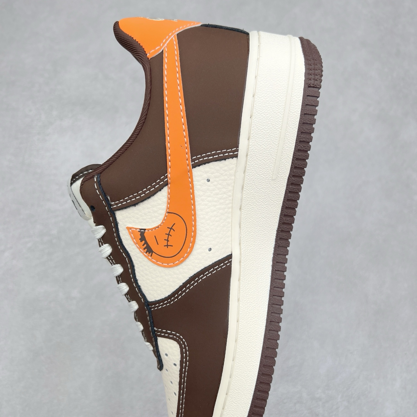 图片[7]-NK Air Force 1´07 Low 空军一号低帮百搭休闲运动板鞋 KK1988-080 柔软、弹性十足的缓震性能和出色的中底设计 横跨复古与现代的外型结合 造就出风靡全球 三十多年的Force 1 直到今天还深受青睐 实拍调校N版已经零色差零失真 百分百还原实物色彩所见即所得 不存在货不对板色差等低级问题 选购参考实物拍摄 不混卖不参货 只用心做好货严格选品 承诺混一赔十 尺码：36 36.5 37.5 38 38.5 39 40 40.5 41 42 42.5 43 44 44.5 45-选品中心