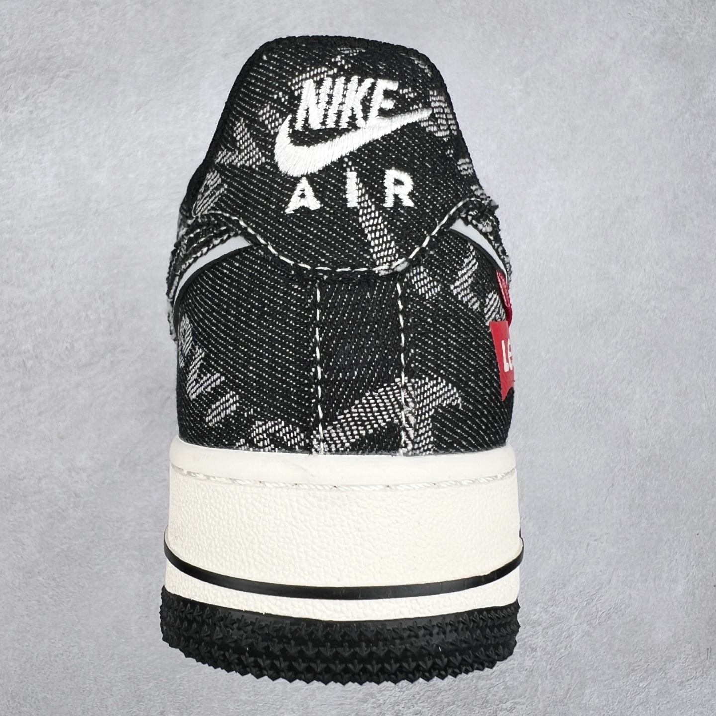 图片[8]-NK Air Force 1´07 Low 空军一号低帮百搭休闲运动板鞋 YX5066-312 柔软、弹性十足的缓震性能和出色的中底设计 横跨复古与现代的外型结合 造就出风靡全球 三十多年的Force 1 直到今天还深受青睐 实拍调校N版已经零色差零失真 百分百还原实物色彩所见即所得 不存在货不对板色差等低级问题 选购参考实物拍摄 不混卖不参货 只用心做好货严格选品 承诺混一赔十 尺码：36 36.5 37.5 38 38.5 39 40 40.5 41 42 42.5 43 44 44.5 45-选品中心