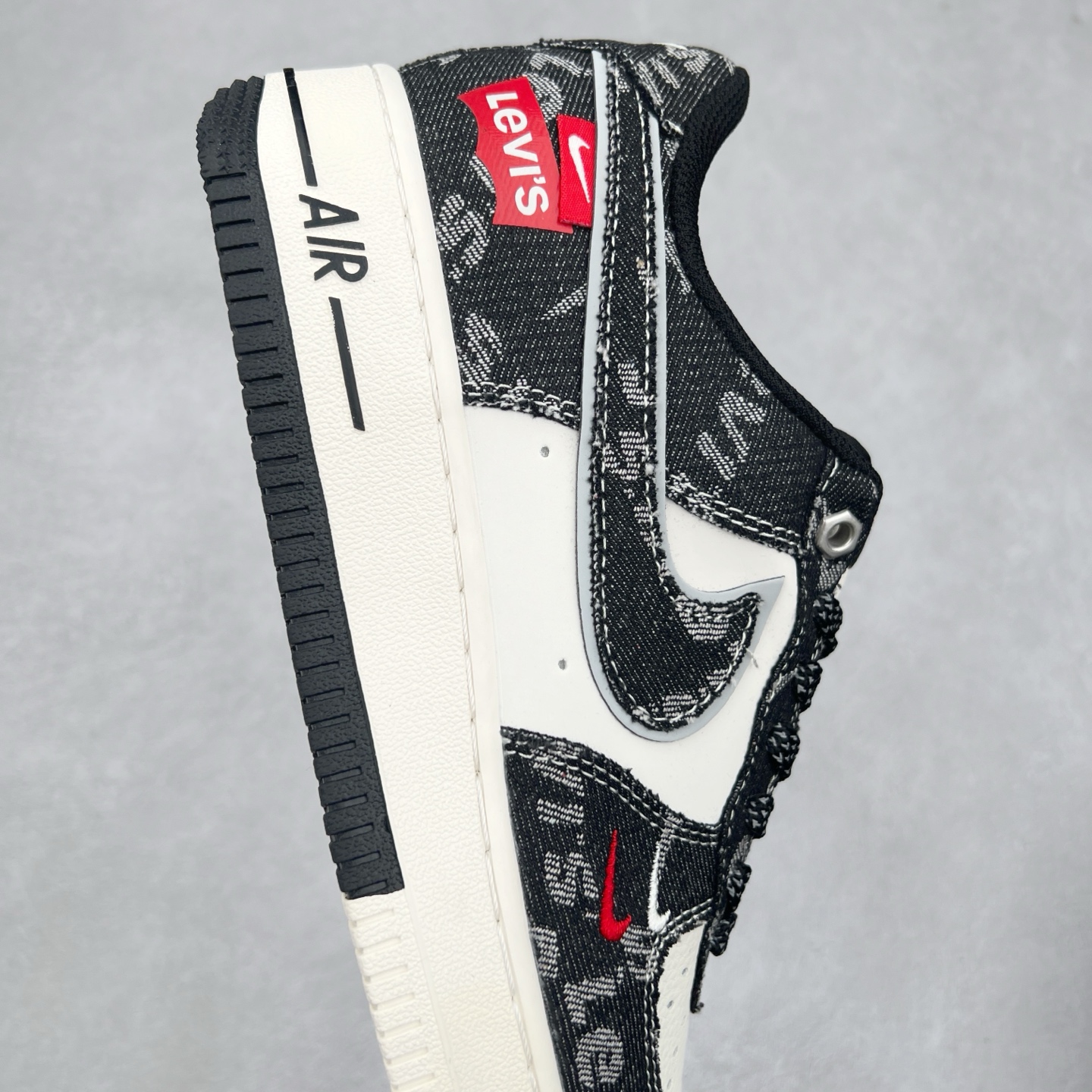 图片[6]-NK Air Force 1´07 Low 空军一号低帮百搭休闲运动板鞋 YX5066-312 柔软、弹性十足的缓震性能和出色的中底设计 横跨复古与现代的外型结合 造就出风靡全球 三十多年的Force 1 直到今天还深受青睐 实拍调校N版已经零色差零失真 百分百还原实物色彩所见即所得 不存在货不对板色差等低级问题 选购参考实物拍摄 不混卖不参货 只用心做好货严格选品 承诺混一赔十 尺码：36 36.5 37.5 38 38.5 39 40 40.5 41 42 42.5 43 44 44.5 45-选品中心