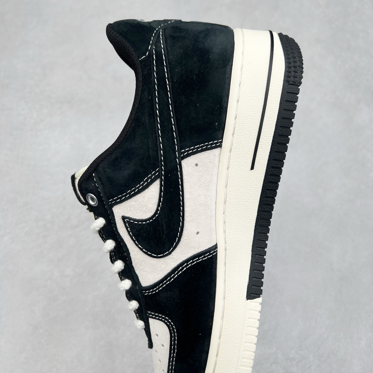 图片[7]-NK Air Force 1´07 Low 空军一号低帮百搭休闲运动板鞋 SJ6698-019 柔软、弹性十足的缓震性能和出色的中底设计 横跨复古与现代的外型结合 造就出风靡全球 三十多年的Force 1 直到今天还深受青睐 实拍调校N版已经零色差零失真 百分百还原实物色彩所见即所得 不存在货不对板色差等低级问题 选购参考实物拍摄 不混卖不参货 只用心做好货严格选品 承诺混一赔十 尺码：36 36.5 37.5 38 38.5 39 40 40.5 41 42 42.5 43 44 44.5 45-选品中心