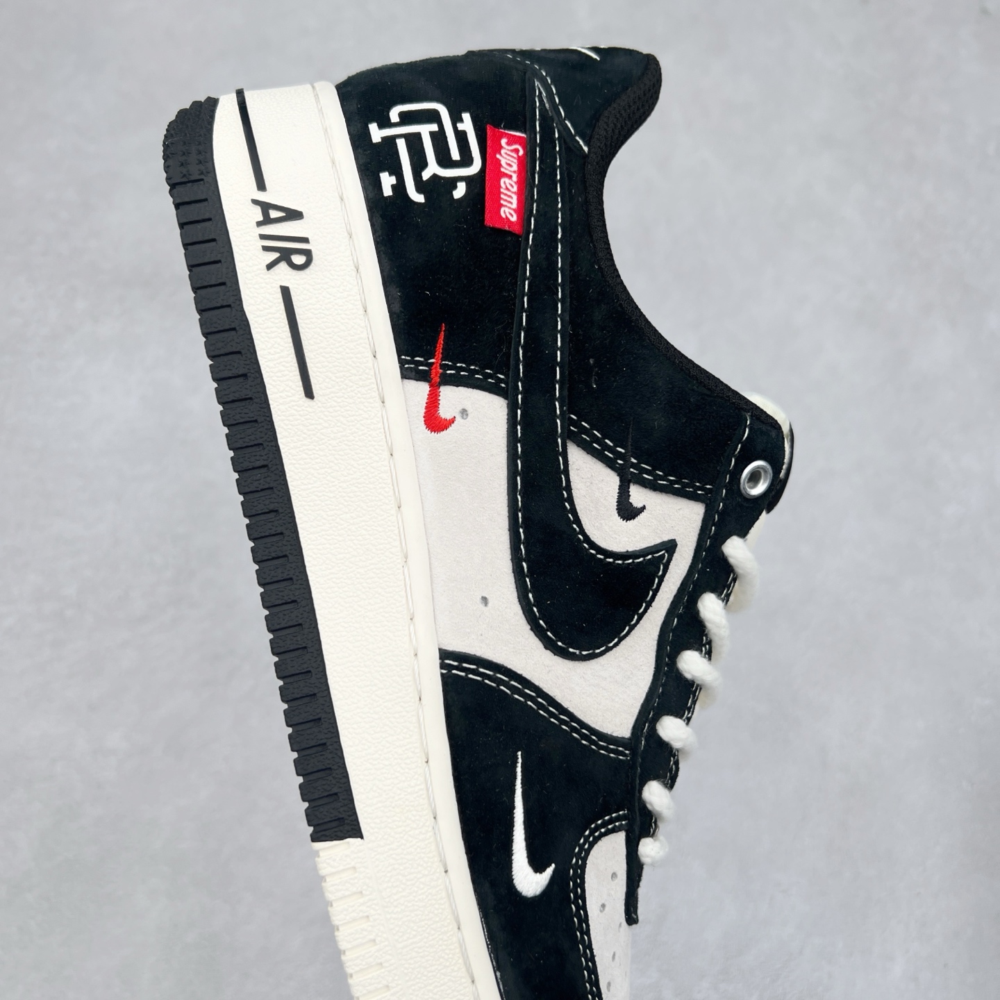 图片[6]-NK Air Force 1´07 Low 空军一号低帮百搭休闲运动板鞋 SJ6698-019 柔软、弹性十足的缓震性能和出色的中底设计 横跨复古与现代的外型结合 造就出风靡全球 三十多年的Force 1 直到今天还深受青睐 实拍调校N版已经零色差零失真 百分百还原实物色彩所见即所得 不存在货不对板色差等低级问题 选购参考实物拍摄 不混卖不参货 只用心做好货严格选品 承诺混一赔十 尺码：36 36.5 37.5 38 38.5 39 40 40.5 41 42 42.5 43 44 44.5 45-选品中心