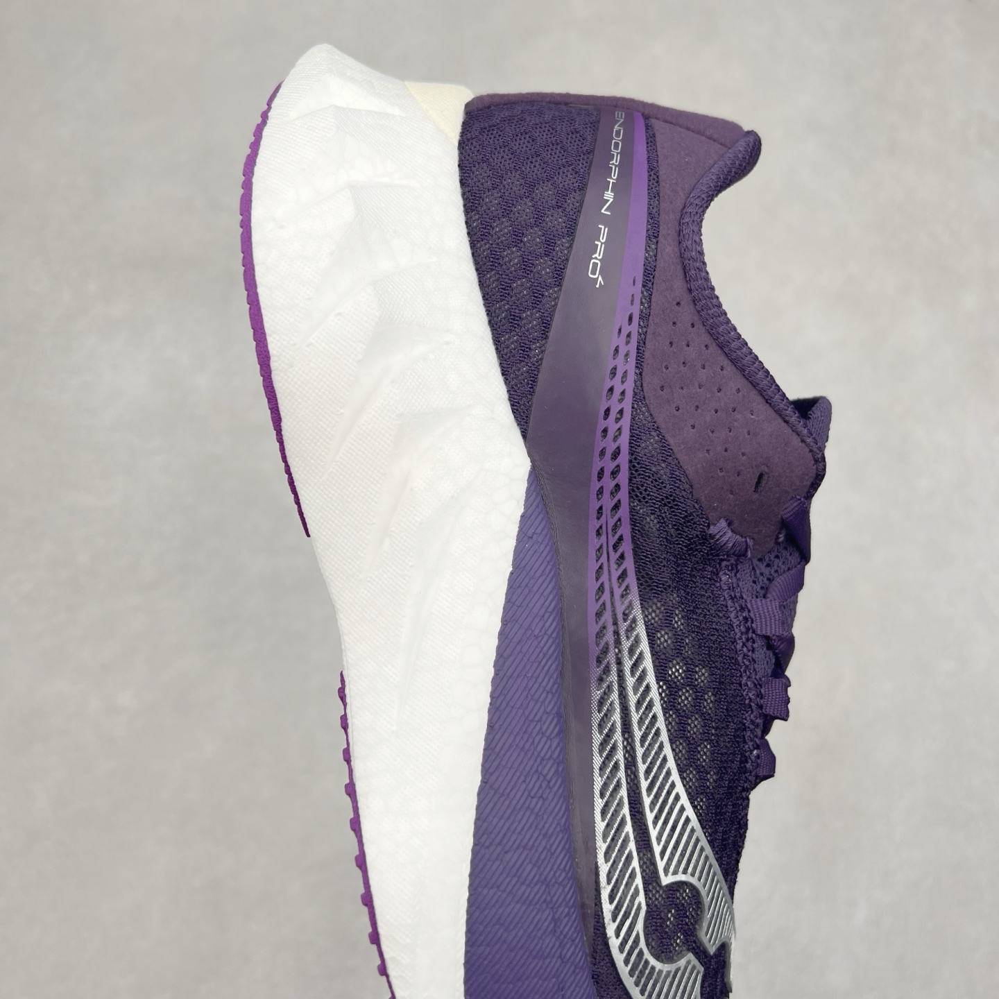 图片[6]-Saucony Endorphin Pro 4 索康尼舒适时尚Y2K复古跑鞋透气支撑平衡低帮跑步鞋 Saucony（索康尼）是创建于1898年的百年跑步运动品牌，专注于跑步装备的设计、研发和制造，追求跑鞋的极致舒适，让跑者感受愉悦体验，不断突破，创造更多的人生可能性。尺码：36 36.5 37.5 38 38.5 39 40 40.5 41 42 42.5 43 44 44.5 45-选品中心