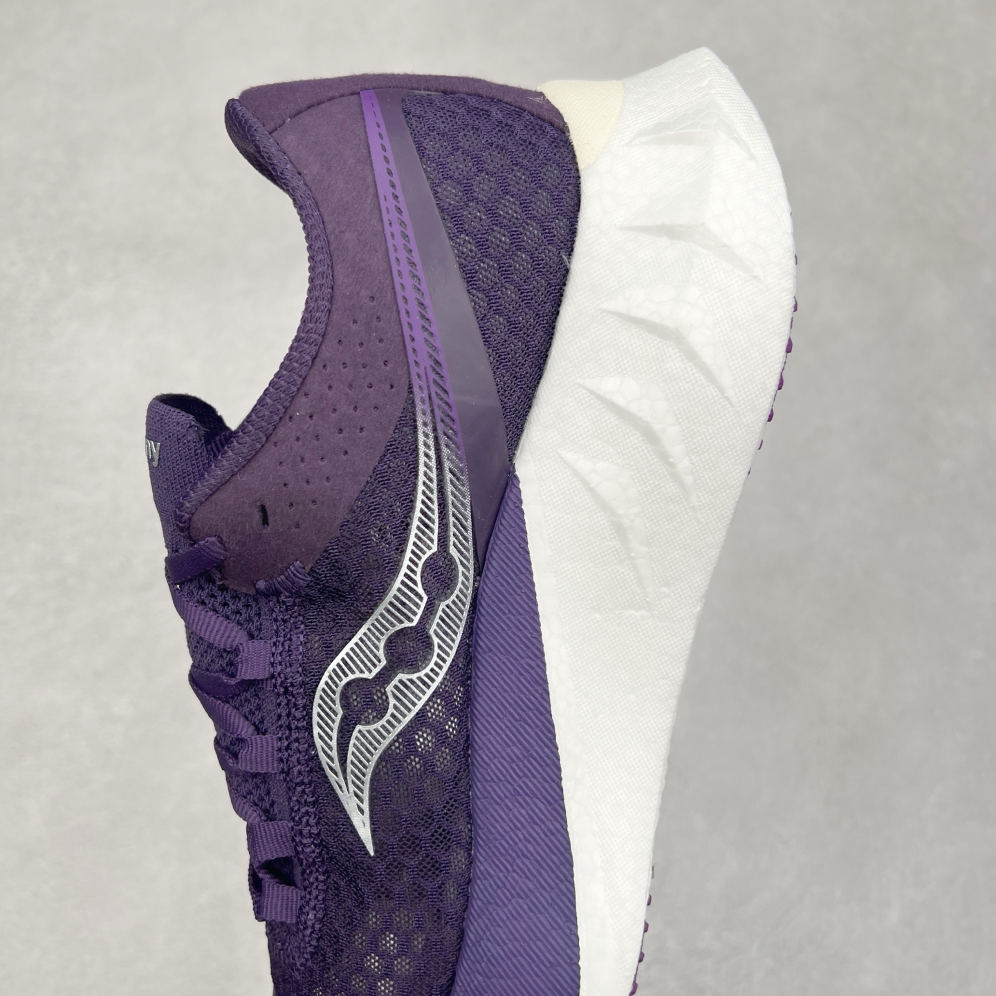 图片[7]-Saucony Endorphin Pro 4 索康尼舒适时尚Y2K复古跑鞋透气支撑平衡低帮跑步鞋 Saucony（索康尼）是创建于1898年的百年跑步运动品牌，专注于跑步装备的设计、研发和制造，追求跑鞋的极致舒适，让跑者感受愉悦体验，不断突破，创造更多的人生可能性。尺码：36 36.5 37.5 38 38.5 39 40 40.5 41 42 42.5 43 44 44.5 45-选品中心