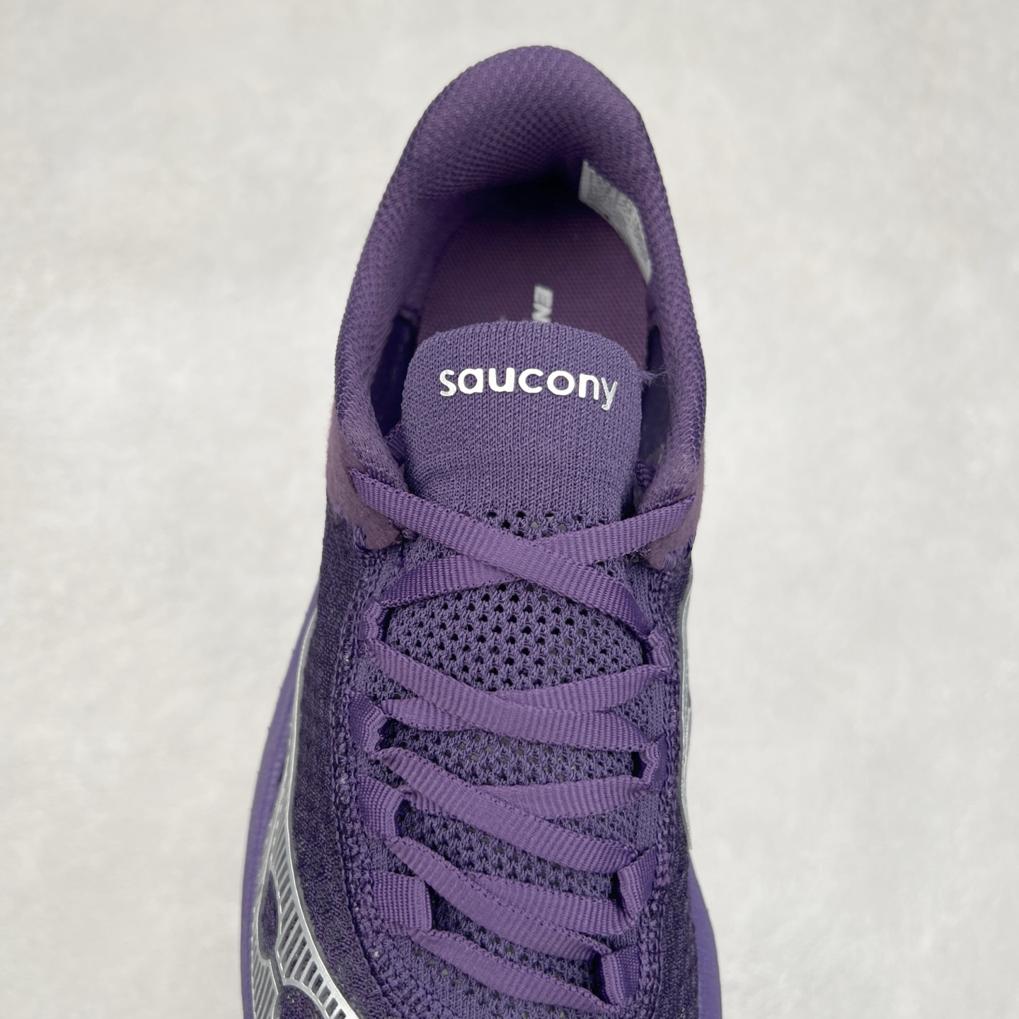 图片[5]-Saucony Endorphin Pro 4 索康尼舒适时尚Y2K复古跑鞋透气支撑平衡低帮跑步鞋 Saucony（索康尼）是创建于1898年的百年跑步运动品牌，专注于跑步装备的设计、研发和制造，追求跑鞋的极致舒适，让跑者感受愉悦体验，不断突破，创造更多的人生可能性。尺码：36 36.5 37.5 38 38.5 39 40 40.5 41 42 42.5 43 44 44.5 45-选品中心