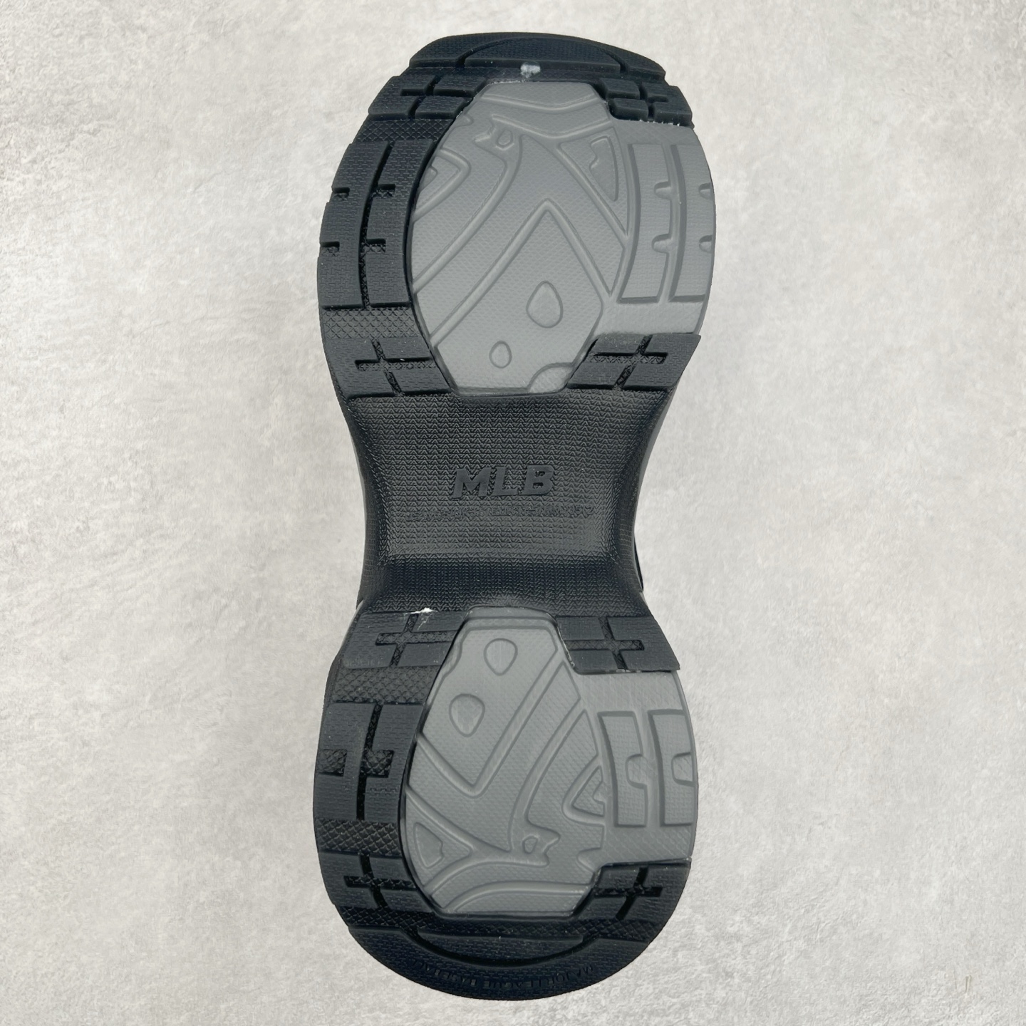 图片[9]-MLB Chunky Cargo 纽约洋基队合成革潮流时尚舒适休闲运动风厚底增高 防滑耐磨 低帮 老爹鞋 男女同款 黑色 实拍调校N版已经零色差零失真 百分百还原实物色彩所见即所得 不存在货不对板色差等低级问题 选购参考实物拍摄 不混卖不参货 只用心做好货严格选品 承诺混一赔十 尺码：36 36.5 37.5 38 38.5 39 40 40.5 41 42 42.5 43 44 44.5 45-选品中心