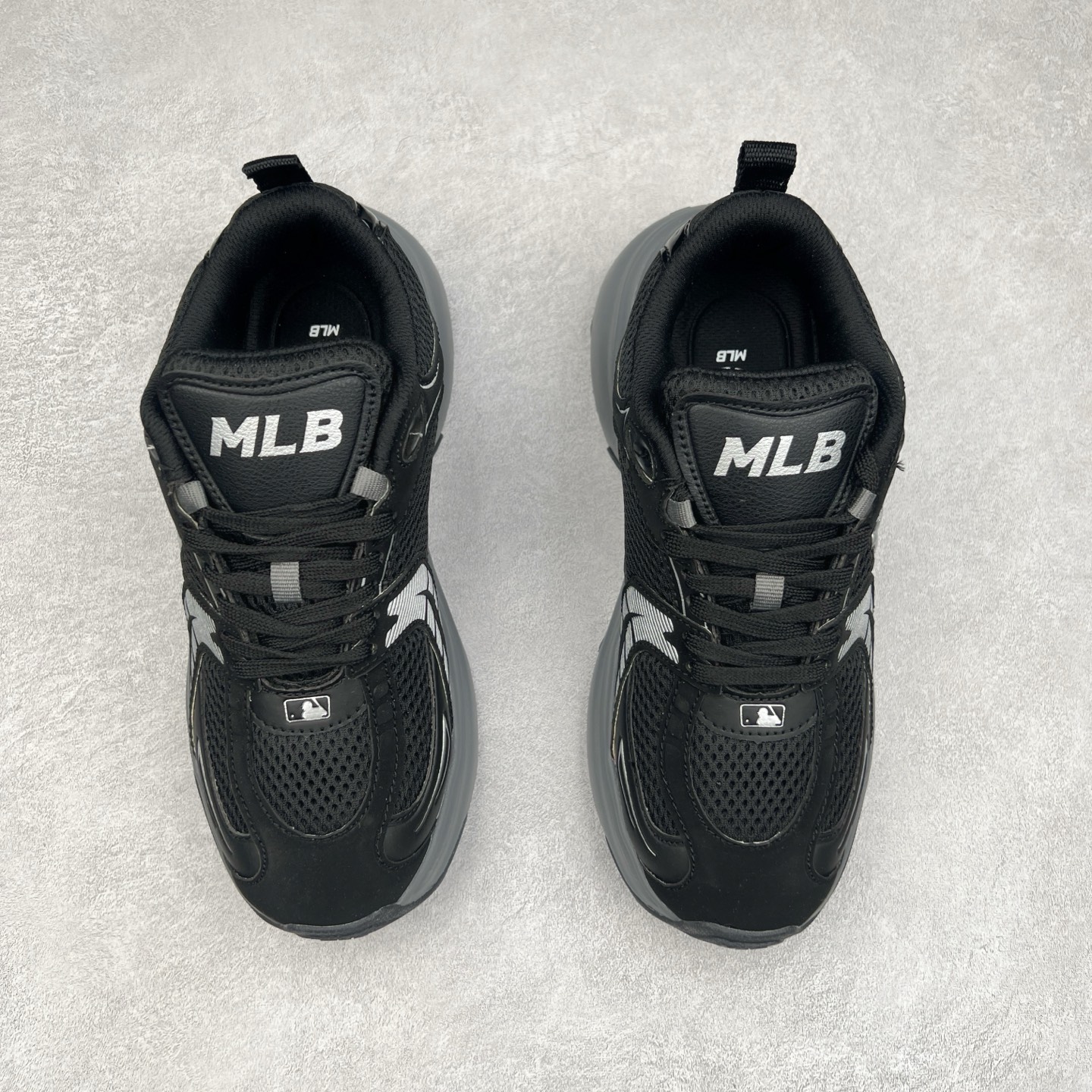 图片[2]-MLB Chunky Cargo 纽约洋基队合成革潮流时尚舒适休闲运动风厚底增高 防滑耐磨 低帮 老爹鞋 男女同款 黑色 实拍调校N版已经零色差零失真 百分百还原实物色彩所见即所得 不存在货不对板色差等低级问题 选购参考实物拍摄 不混卖不参货 只用心做好货严格选品 承诺混一赔十 尺码：36 36.5 37.5 38 38.5 39 40 40.5 41 42 42.5 43 44 44.5 45-选品中心