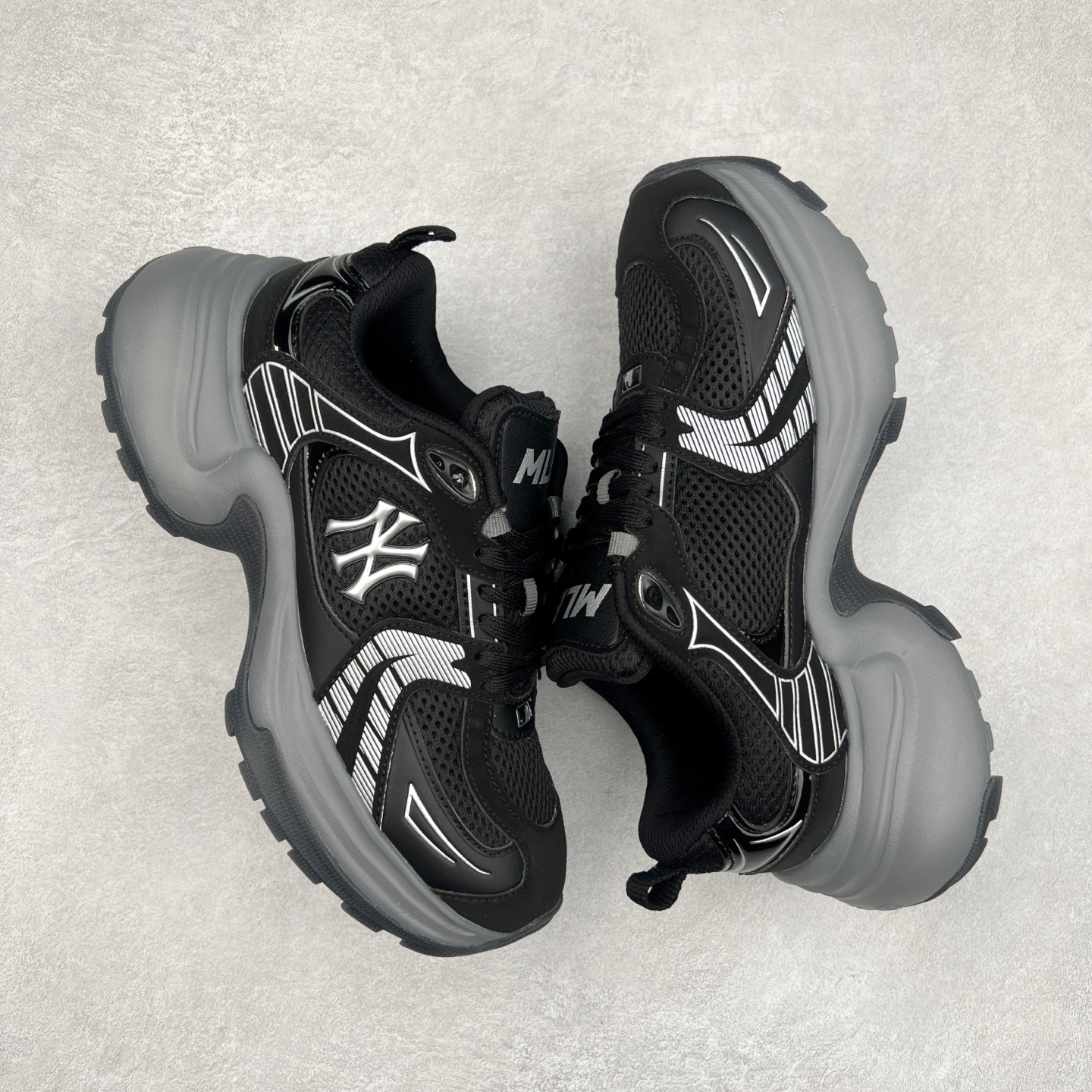 图片[3]-MLB Chunky Cargo 纽约洋基队合成革潮流时尚舒适休闲运动风厚底增高 防滑耐磨 低帮 老爹鞋 男女同款 黑色 实拍调校N版已经零色差零失真 百分百还原实物色彩所见即所得 不存在货不对板色差等低级问题 选购参考实物拍摄 不混卖不参货 只用心做好货严格选品 承诺混一赔十 尺码：36 36.5 37.5 38 38.5 39 40 40.5 41 42 42.5 43 44 44.5 45-选品中心