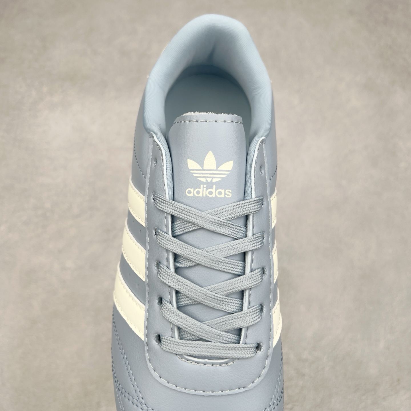 图片[5]-AD Originals Tokyo 东京限定系列复古百搭薄底德训风低帮休闲运动T头鞋 JS3317 ORIGINALS 挖掘复古运动基因，文 将经典与现代完美融合，推出薄底鞋系列，引起潮流趋势。此次COSTS带来的是ADIDAS ORIGINALS TOKYO系列黑白两款百搭配色，鞋款鞋面舒适贴合脚面， 同时采用柔软材质，穿着轻便舒适；中底缓震性能，鞋底有一定弹性，日常穿搭舒适且防滑。尺码：35⅔ 36 36⅔ 37⅓ 38 38⅔ 39⅓ 40 40⅔ 41⅓ 42 42⅔ 43⅓ 44 45-选品中心