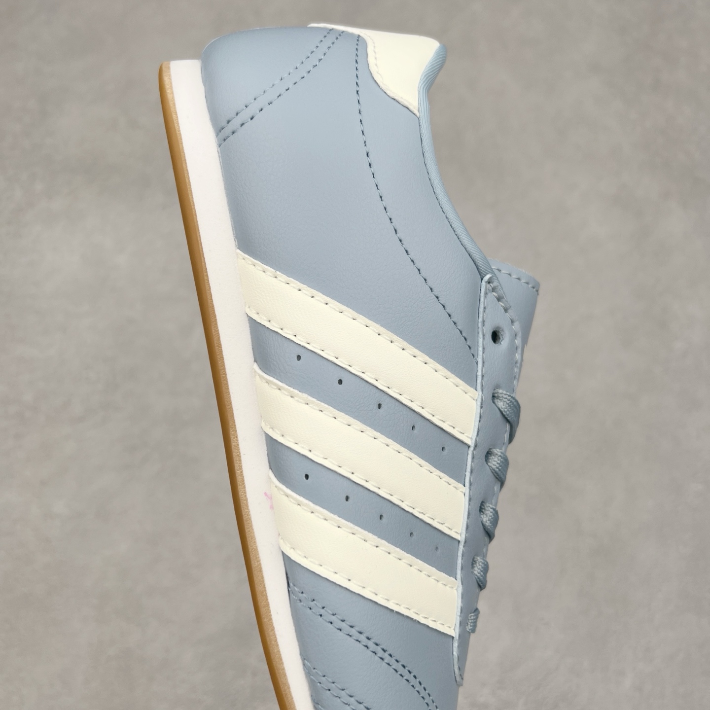 图片[6]-AD Originals Tokyo 东京限定系列复古百搭薄底德训风低帮休闲运动T头鞋 JS3317 ORIGINALS 挖掘复古运动基因，文 将经典与现代完美融合，推出薄底鞋系列，引起潮流趋势。此次COSTS带来的是ADIDAS ORIGINALS TOKYO系列黑白两款百搭配色，鞋款鞋面舒适贴合脚面， 同时采用柔软材质，穿着轻便舒适；中底缓震性能，鞋底有一定弹性，日常穿搭舒适且防滑。尺码：35⅔ 36 36⅔ 37⅓ 38 38⅔ 39⅓ 40 40⅔ 41⅓ 42 42⅔ 43⅓ 44 45-选品中心