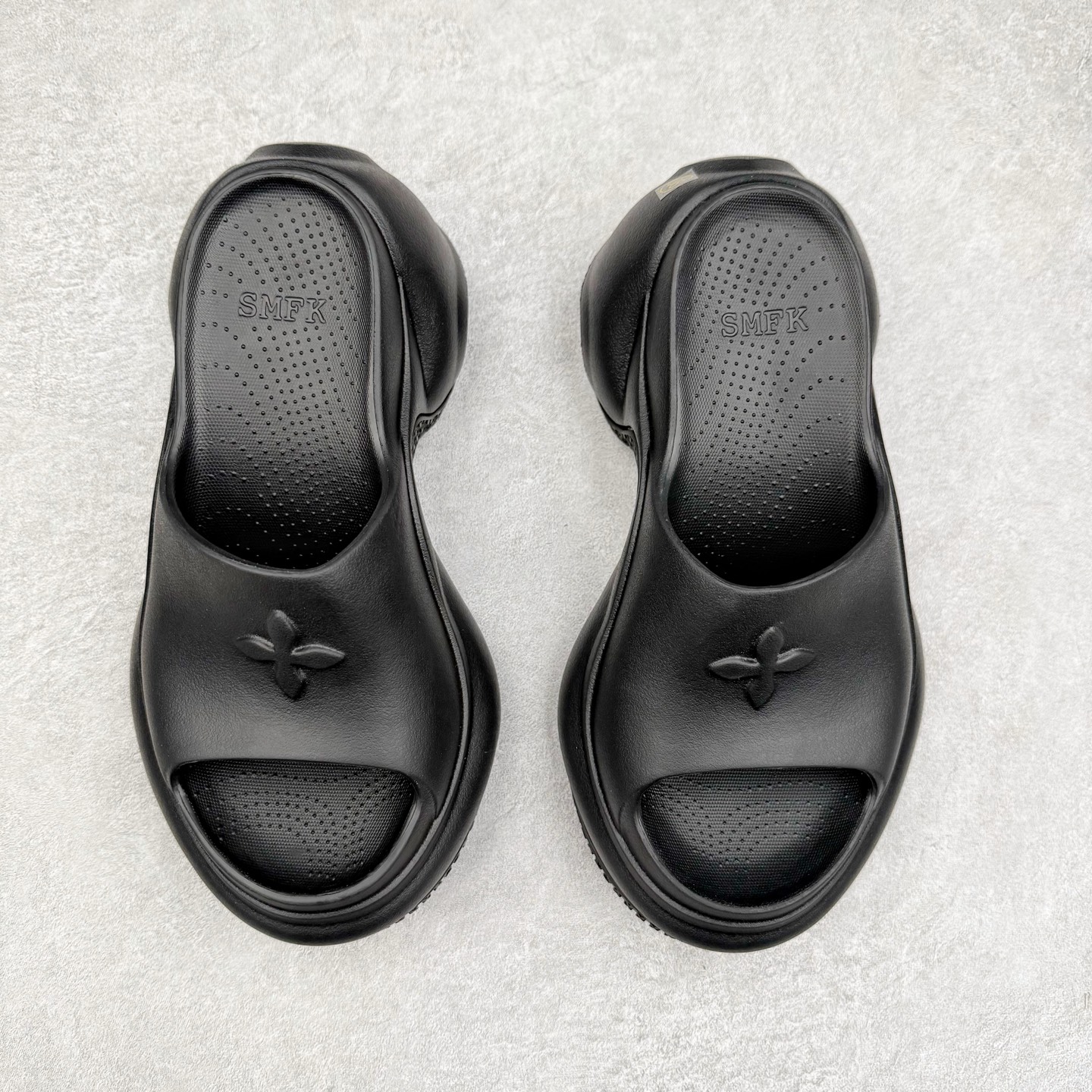 图片[2]-SMFK Compass增高分别有【7.5 9.5 】运动拖鞋 原楦原纸原版数据开发版型 采用一体成型鞋身 鞋芯填充进口胶水无异味 鞋底贴合工艺 #smfk #smfk新品 smfk拖鞋 #smfk鞋子#smfk拖鞋原地增高鞋#smfk新款 #smfk女孩 吴谨言 许杨玉等等~ ms同款厚底 尺码：35 36 37 38 39 40-选品中心