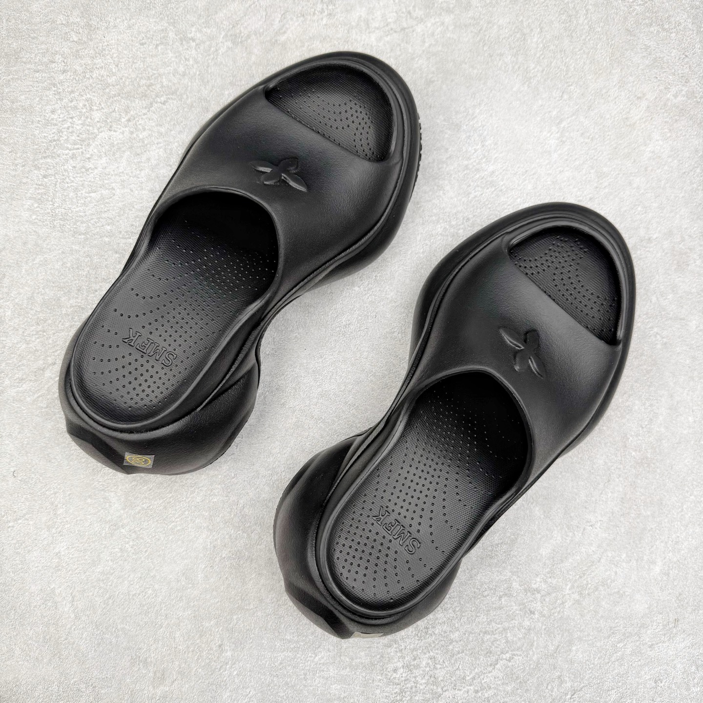 图片[3]-SMFK Compass增高分别有【7.5 9.5 】运动拖鞋 原楦原纸原版数据开发版型 采用一体成型鞋身 鞋芯填充进口胶水无异味 鞋底贴合工艺 #smfk #smfk新品 smfk拖鞋 #smfk鞋子#smfk拖鞋原地增高鞋#smfk新款 #smfk女孩 吴谨言 许杨玉等等~ ms同款厚底 尺码：35 36 37 38 39 40-选品中心