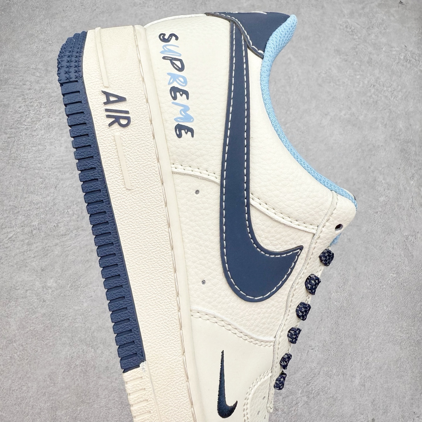 图片[6]-NK Air Force 1´07 Low 空军一号低帮百搭休闲运动板鞋 XS1958-565 柔软、弹性十足的缓震性能和出色的中底设计 横跨复古与现代的外型结合 造就出风靡全球 三十多年的Force 1 直到今天还深受青睐 实拍调校N版已经零色差零失真 百分百还原实物色彩所见即所得 不存在货不对板色差等低级问题 选购参考实物拍摄 不混卖不参货 只用心做好货严格选品 承诺混一赔十 尺码：36 36.5 37.5 38 38.5 39 40 40.5 41 42 42.5 43 44 44.5 45-选品中心