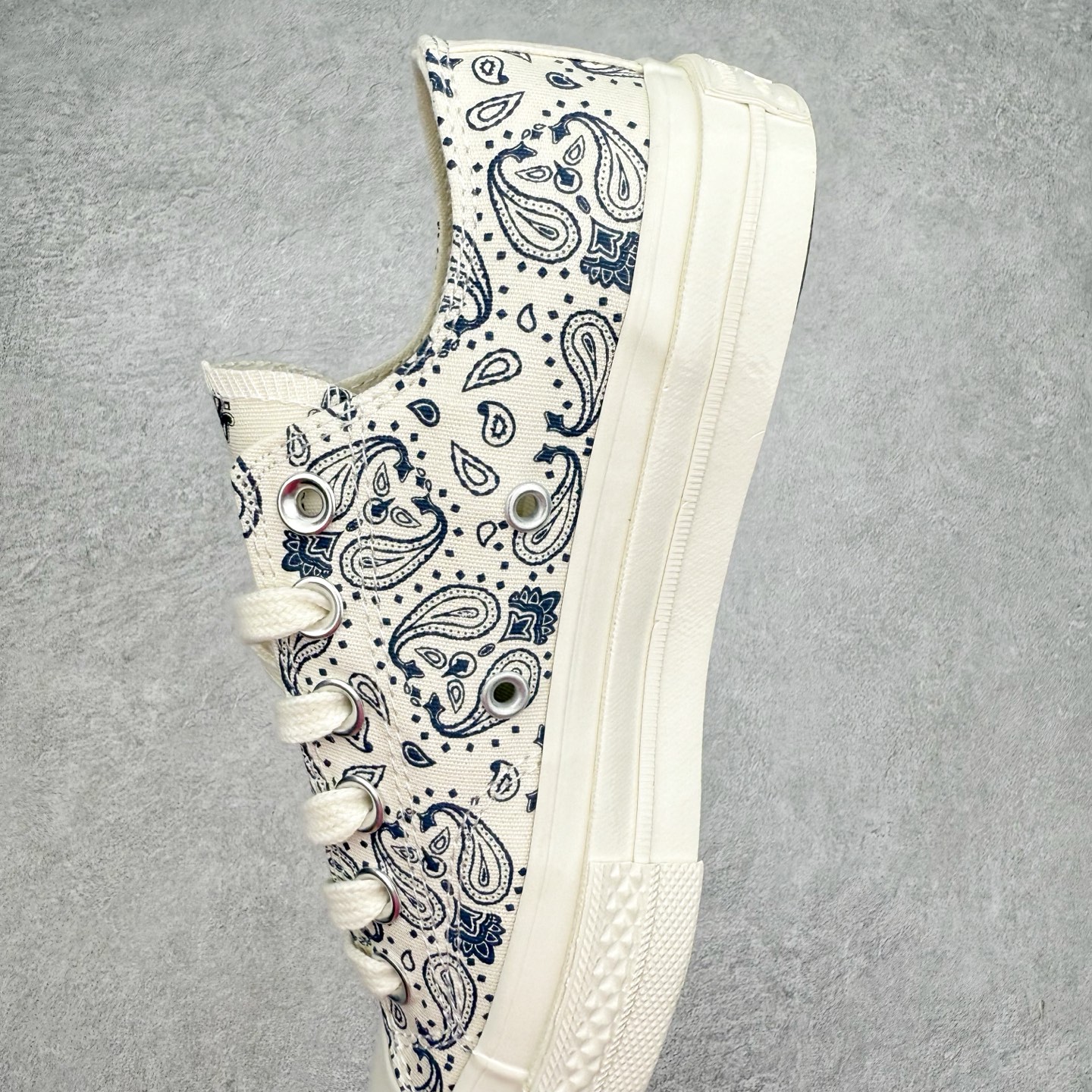 图片[7]-Converse 1970s 腰果花系列 匡威新款 复古回潮 经典70s鞋型加持帆布鞋身 搭配腰果花元素 自带复古氛围感 日系风拉满 货号：A15751C 蓝色 货号：A15752C 白色 尺码：35 36 36.5 37 37.5 38 39 39.5 40 41 41.5 42 42.5 43 44-选品中心