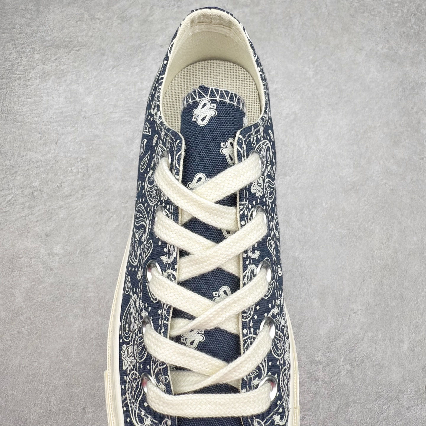 图片[5]-Converse 1970s 腰果花系列 匡威新款 复古回潮 经典70s鞋型加持帆布鞋身 搭配腰果花元素 自带复古氛围感 日系风拉满 货号：A15751C 蓝色 货号：A15752C 白色 尺码：35 36 36.5 37 37.5 38 39 39.5 40 41 41.5 42 42.5 43 44-选品中心