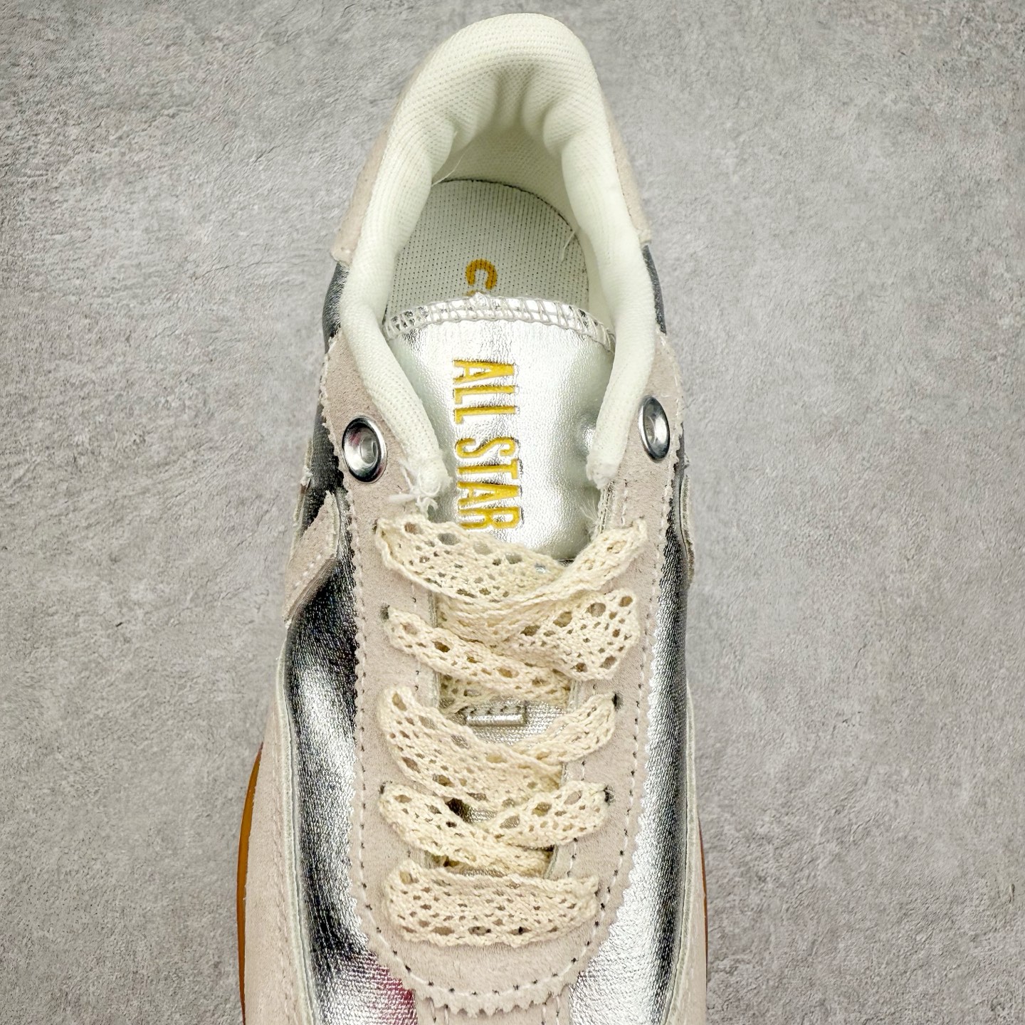 图片[5]-Converse Run Star Trainer 未来银 流星复古基础百搭休闲德训运动鞋 匡威玩转反差美学 银色的反光鞋面未来感十足 小众又高级 记忆泡沫鞋垫 橡胶防滑齿状鞋底 致敬复古鞋型 鞋舌压印经典 Logo 质感拉满 整体上脚轻松驾驭 货号：A15189C 尺码：35 36 36.5 37 37.5 38 39 39.5 40 41 41.5 42 42.5 43 44 45-选品中心