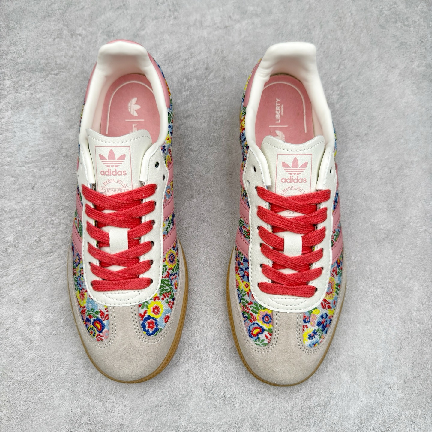 图片[2]-AD Original Samba OG 复古经典轻便板鞋 JI0280 这款桑巴鞋展示了高质量的工艺 带有装饰的超锁缝制和无缝的手感 柔软、柔软的皮革造型和标志性的3条纹完成了精致的外观 正规合身鞋带 鞋面上有绒面鞋垫 橡胶鞋底 享受正畸套筒软感 自50年代首次亮相以来就一直在赢得粉丝的青睐 尺码：36 36.5 37.5 38 38.5 39 40 40.5 41 42 42.5 43 44 44.5 45-选品中心