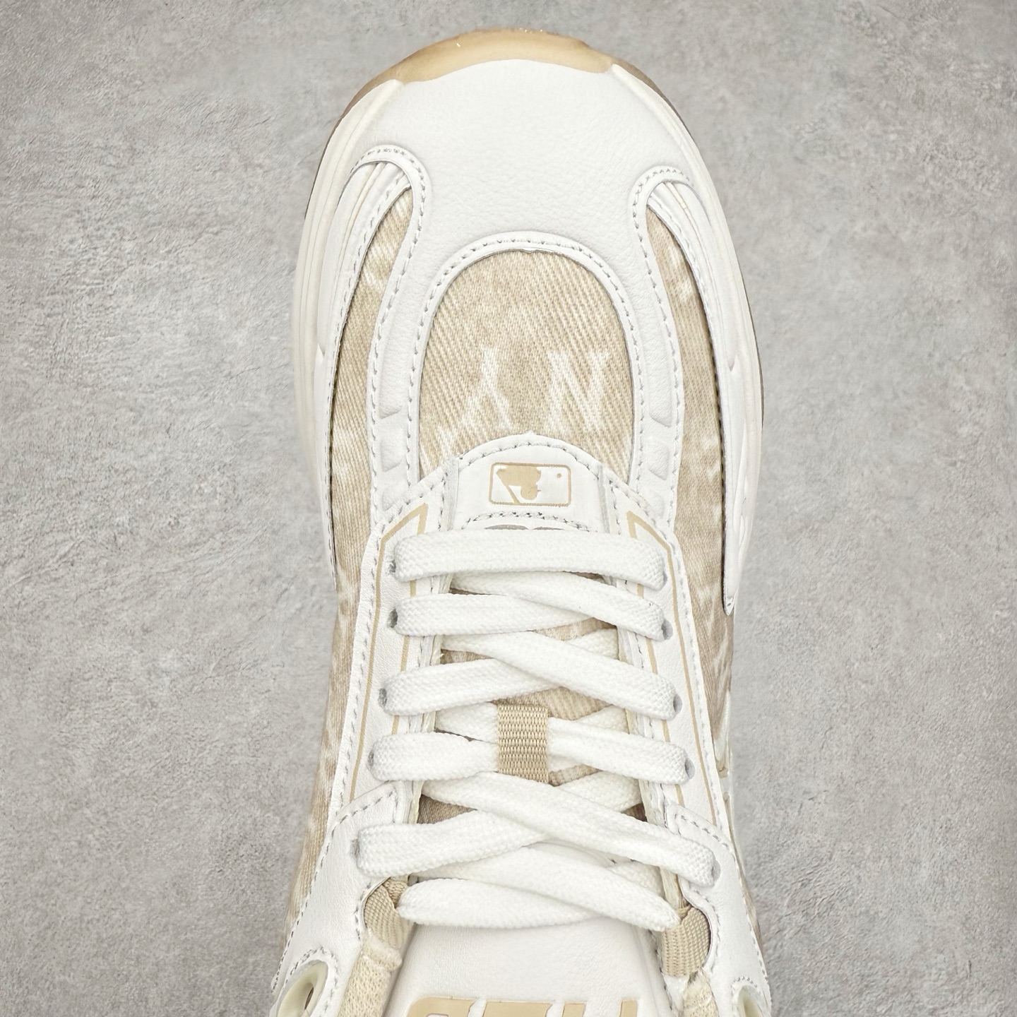 图片[4]-MLB Chunky Cargo 纽约洋基队合成革潮流时尚舒适休闲运动风厚底增高 防滑耐磨 低帮 老爹鞋 男女同款 黑色 实拍调校N版已经零色差零失真 百分百还原实物色彩所见即所得 不存在货不对板色差等低级问题 选购参考实物拍摄 不混卖不参货 只用心做好货严格选品 承诺混一赔十 尺码：36 36.5 37.5 38 38.5 39 40 40.5 41 42 42.5 43 44 44.5 45-选品中心