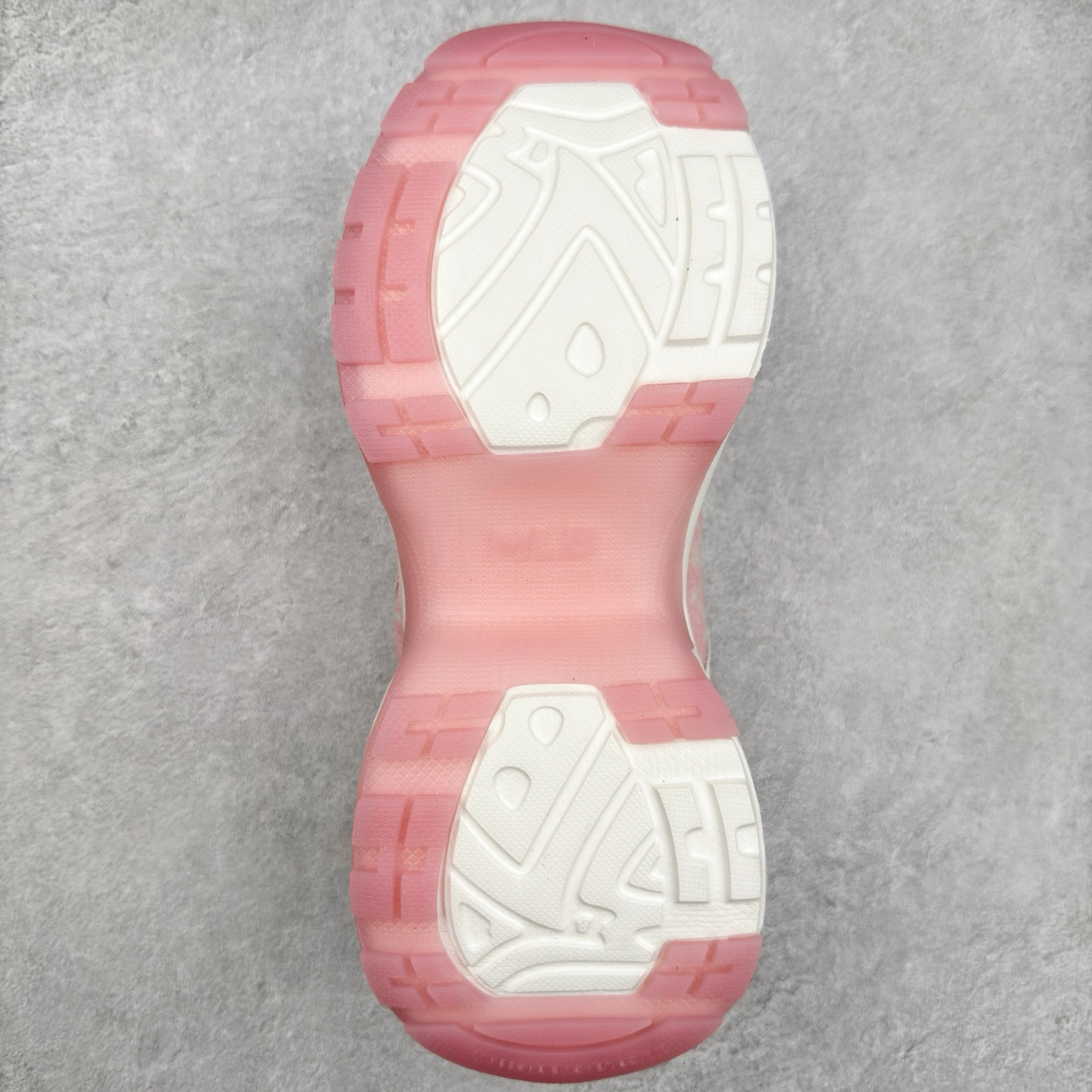 图片[9]-MLB Chunky Cargo 纽约洋基队合成革潮流时尚舒适休闲运动风厚底增高 防滑耐磨 低帮 老爹鞋 男女同款 黑色 实拍调校N版已经零色差零失真 百分百还原实物色彩所见即所得 不存在货不对板色差等低级问题 选购参考实物拍摄 不混卖不参货 只用心做好货严格选品 承诺混一赔十 尺码：36 36.5 37.5 38 38.5 39 40 40.5 41 42 42.5 43 44 44.5 45-选品中心