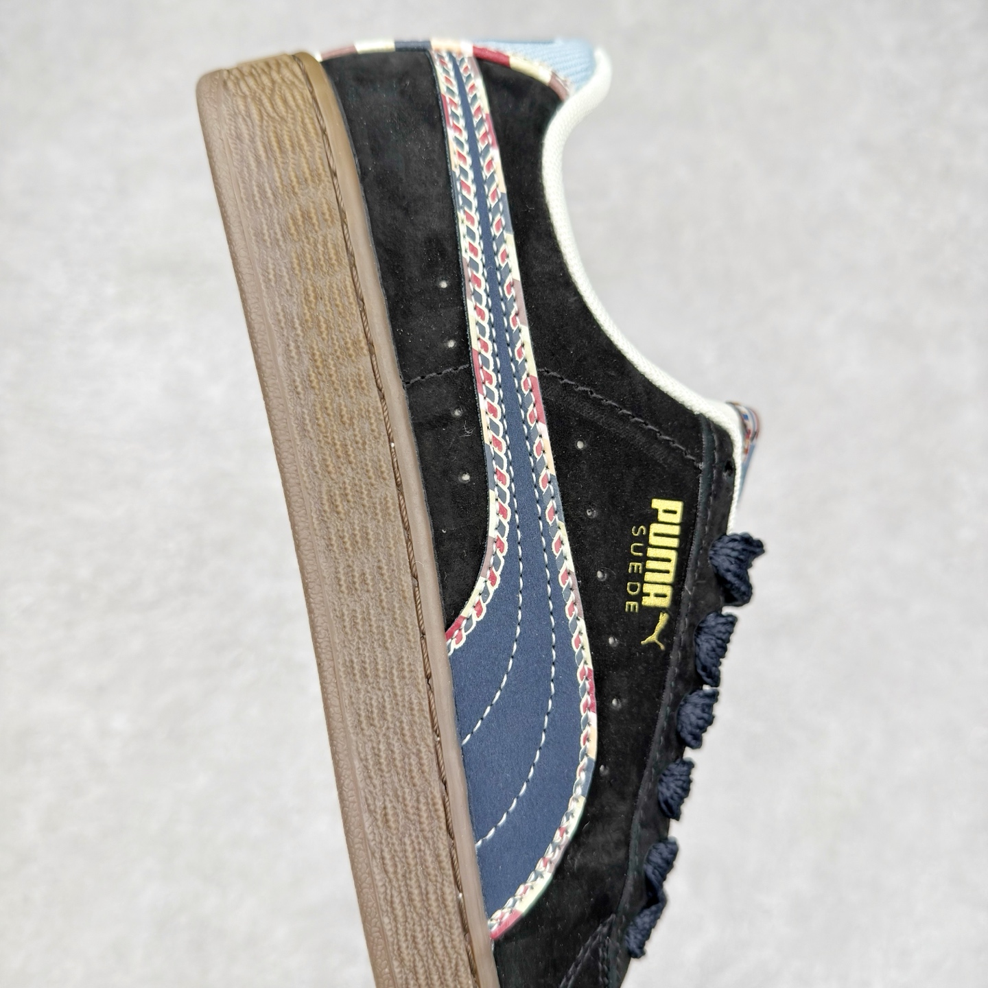 图片[6]-＃特价福利 PUMA Basket Suede 彪马皮面复古板鞋 原装渠道版本 诠释最高工艺 夏季新款官方原盒原标 代购充正专供头层皮海玻璃鞋垫搭配后跟PUMA logo烫金 让陈旧的款式重获新生 尺码：35.5 36 37 37.5 38 38.5 39 40 40.5 41 42 42.5 43 44 44.5 45-选品中心