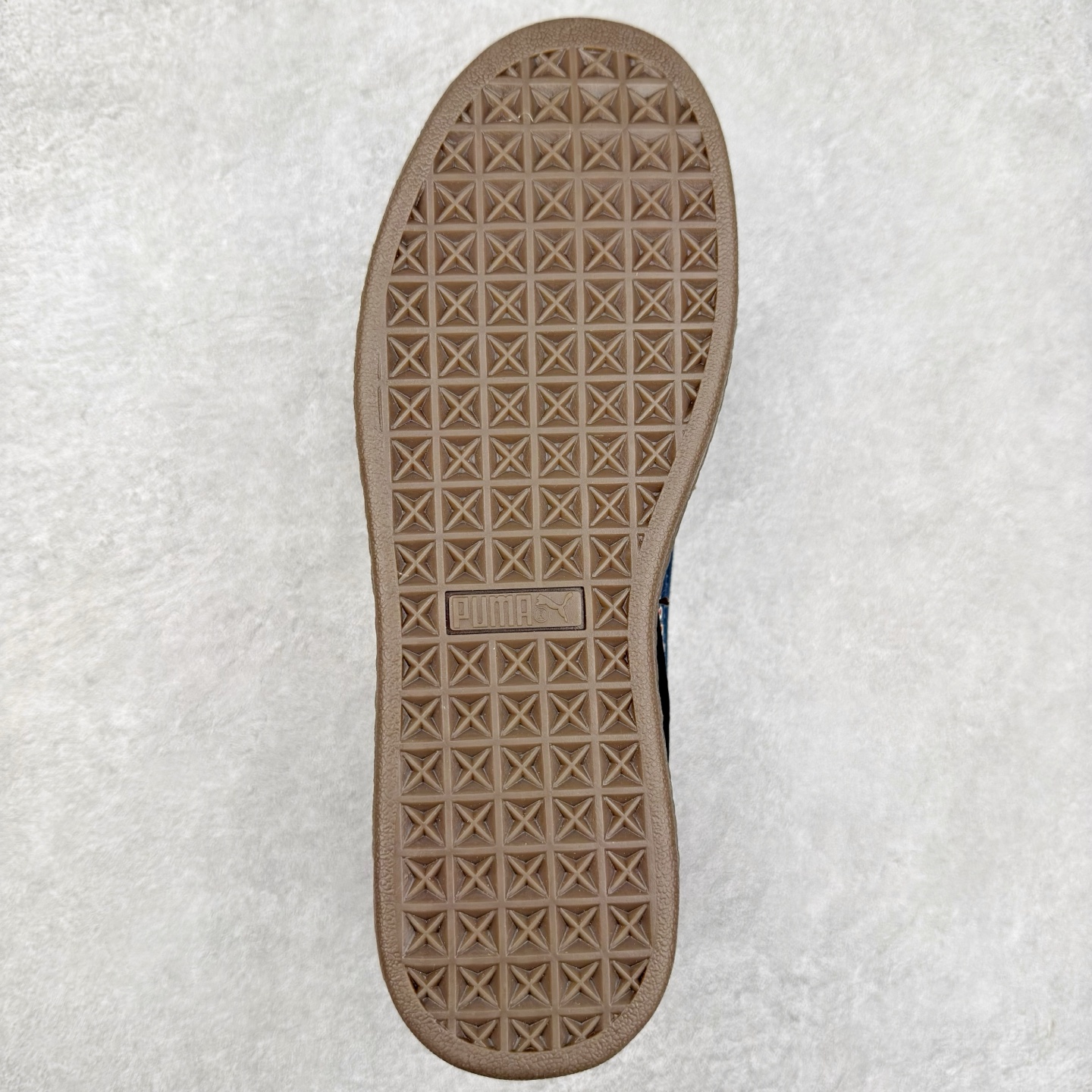 图片[9]-＃特价福利 PUMA Basket Suede 彪马皮面复古板鞋 原装渠道版本 诠释最高工艺 夏季新款官方原盒原标 代购充正专供头层皮海玻璃鞋垫搭配后跟PUMA logo烫金 让陈旧的款式重获新生 尺码：35.5 36 37 37.5 38 38.5 39 40 40.5 41 42 42.5 43 44 44.5 45-选品中心