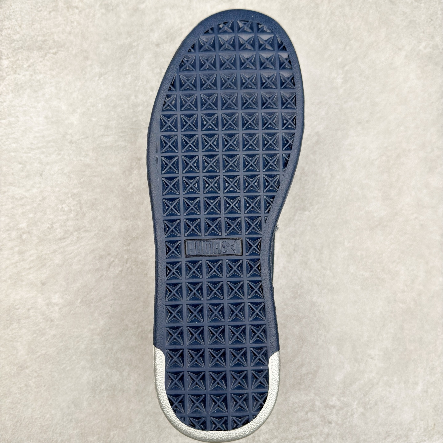 图片[9]-＃特价福利 PUMA Basket Suede 彪马皮面复古板鞋 原装渠道版本 诠释最高工艺 夏季新款官方原盒原标 代购充正专供头层皮海玻璃鞋垫搭配后跟PUMA logo烫金 让陈旧的款式重获新生 尺码：35.5 36 37 37.5 38 38.5 39 40 40.5 41 42 42.5 43 44 44.5 45-选品中心