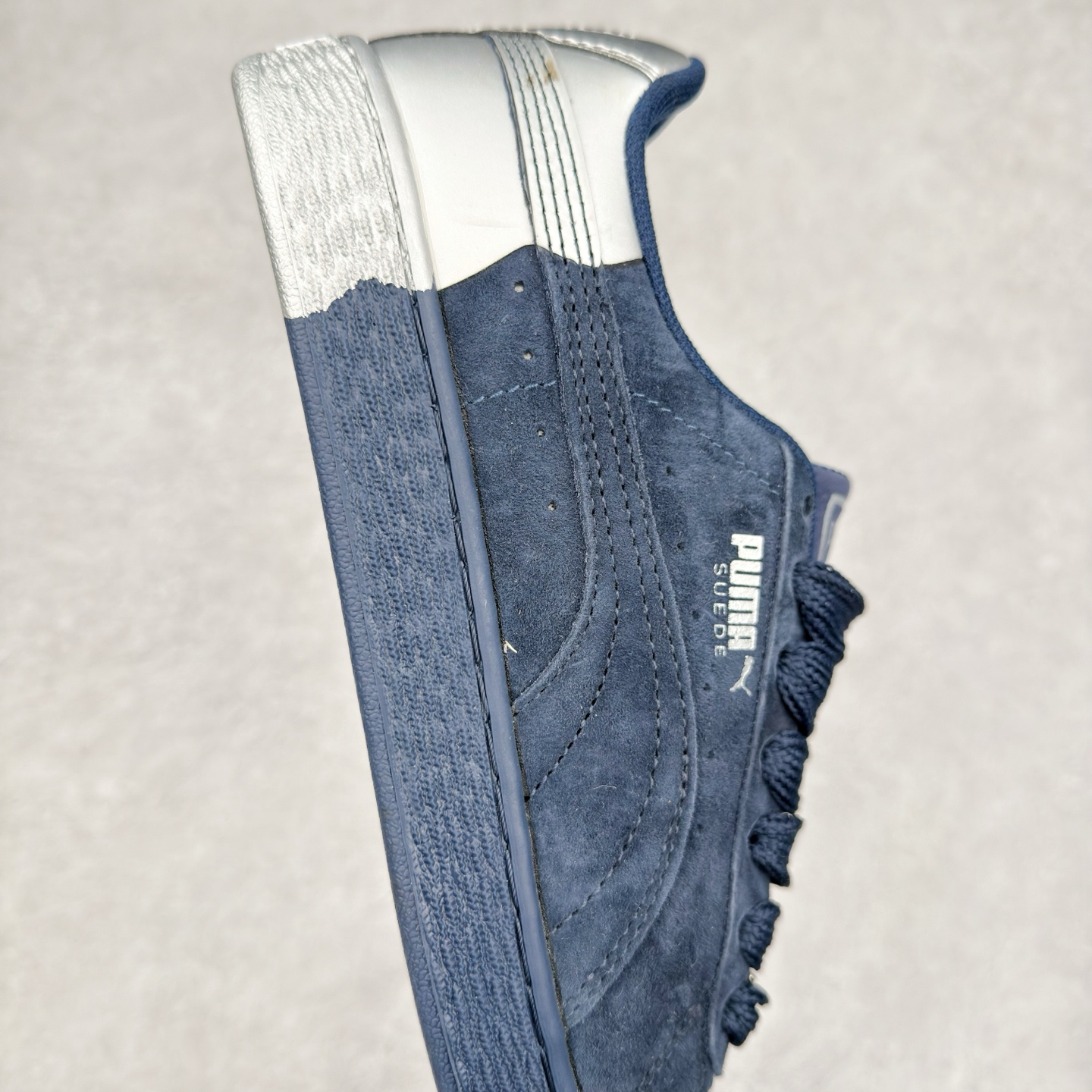 图片[6]-＃特价福利 PUMA Basket Suede 彪马皮面复古板鞋 原装渠道版本 诠释最高工艺 夏季新款官方原盒原标 代购充正专供头层皮海玻璃鞋垫搭配后跟PUMA logo烫金 让陈旧的款式重获新生 尺码：35.5 36 37 37.5 38 38.5 39 40 40.5 41 42 42.5 43 44 44.5 45-选品中心