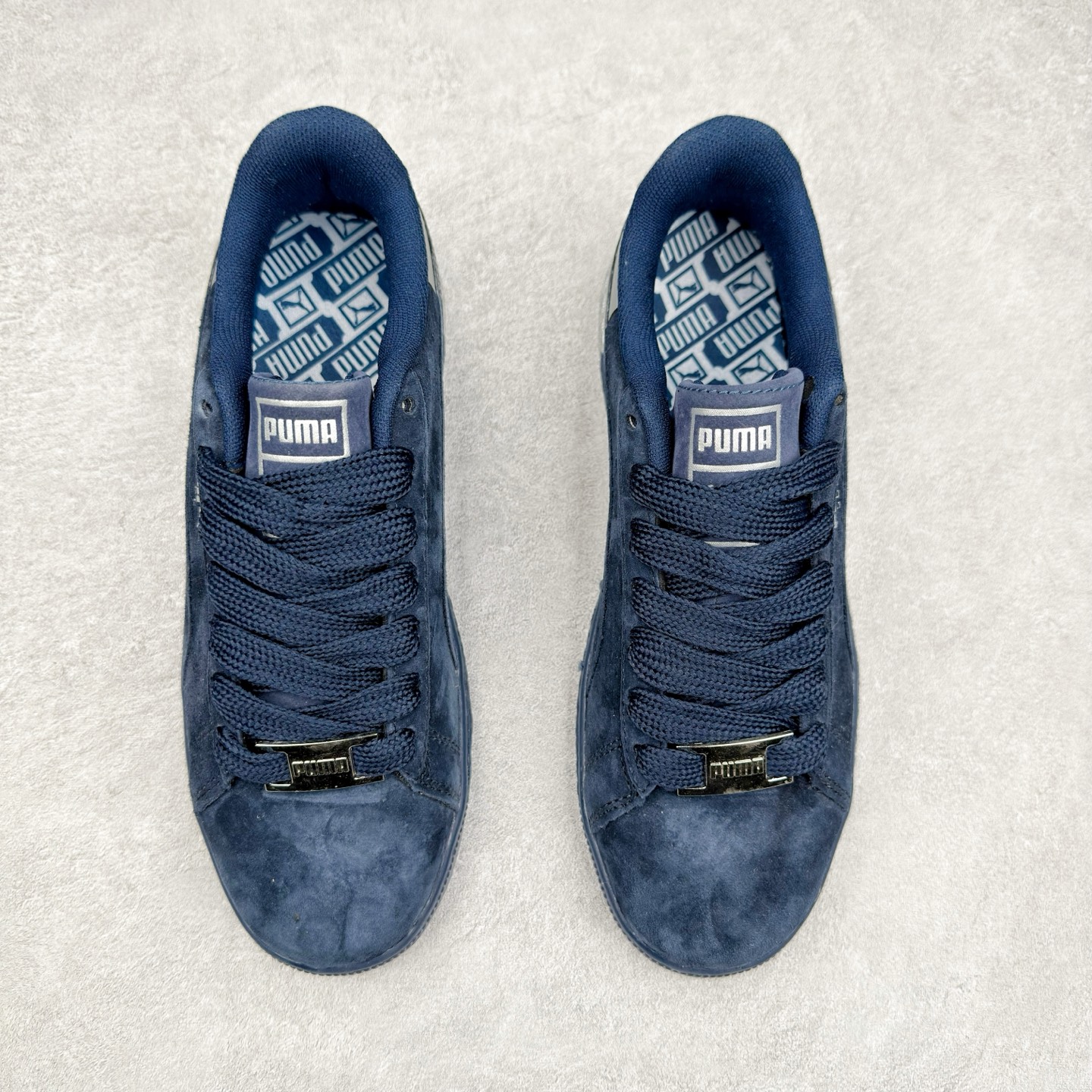 图片[2]-＃特价福利 PUMA Basket Suede 彪马皮面复古板鞋 原装渠道版本 诠释最高工艺 夏季新款官方原盒原标 代购充正专供头层皮海玻璃鞋垫搭配后跟PUMA logo烫金 让陈旧的款式重获新生 尺码：35.5 36 37 37.5 38 38.5 39 40 40.5 41 42 42.5 43 44 44.5 45-选品中心