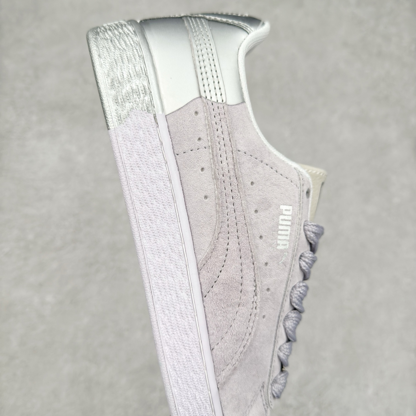 图片[6]-＃特价福利 PUMA Basket Suede 彪马皮面复古板鞋 原装渠道版本 诠释最高工艺 夏季新款官方原盒原标 代购充正专供头层皮海玻璃鞋垫搭配后跟PUMA logo烫金 让陈旧的款式重获新生 尺码：35.5 36 37 37.5 38 38.5 39 40 40.5 41 42 42.5 43 44 44.5 45-选品中心