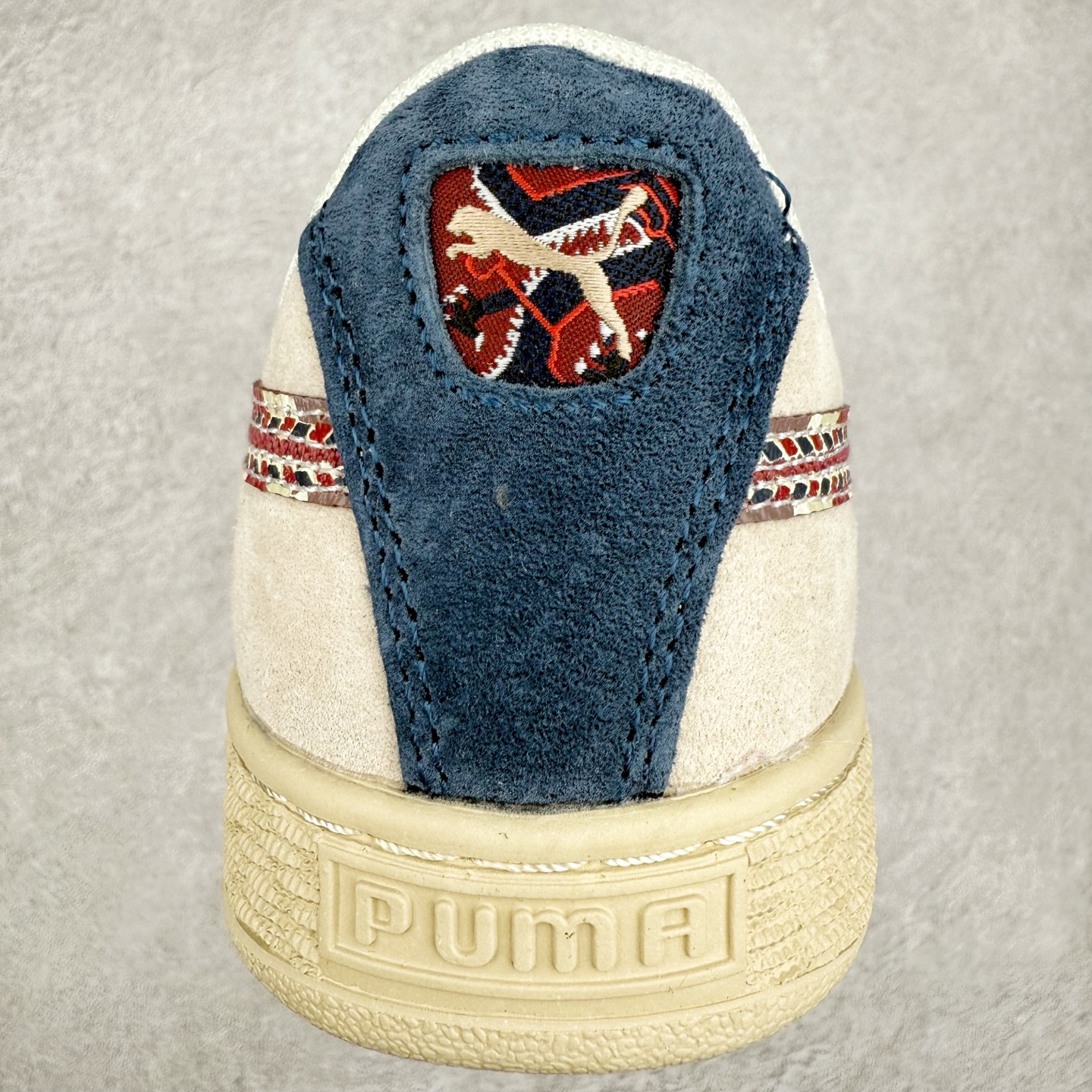 图片[8]-＃特价福利 PUMA Basket Suede 彪马皮面复古板鞋 原装渠道版本 诠释最高工艺 夏季新款官方原盒原标 代购充正专供头层皮海玻璃鞋垫搭配后跟PUMA logo烫金 让陈旧的款式重获新生 尺码：35.5 36 37 37.5 38 38.5 39 40 40.5 41 42 42.5 43 44 44.5 45-选品中心