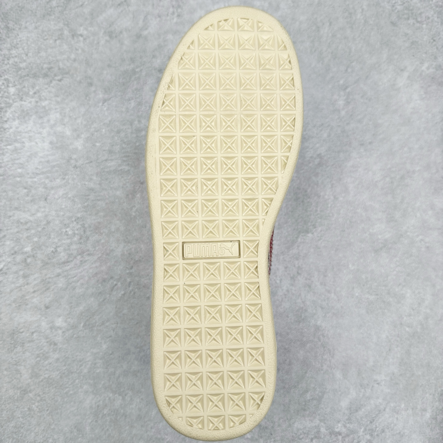 图片[9]-＃特价福利 PUMA Basket Suede 彪马皮面复古板鞋 原装渠道版本 诠释最高工艺 夏季新款官方原盒原标 代购充正专供头层皮海玻璃鞋垫搭配后跟PUMA logo烫金 让陈旧的款式重获新生 尺码：35.5 36 37 37.5 38 38.5 39 40 40.5 41 42 42.5 43 44 44.5 45-选品中心