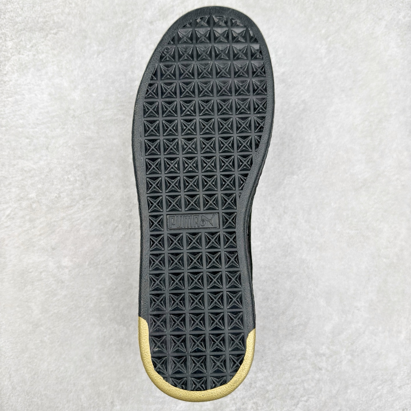 图片[9]-＃特价福利 PUMA Basket Suede 彪马皮面复古板鞋 原装渠道版本 诠释最高工艺 夏季新款官方原盒原标 代购充正专供头层皮海玻璃鞋垫搭配后跟PUMA logo烫金 让陈旧的款式重获新生 尺码：35.5 36 37 37.5 38 38.5 39 40 40.5 41 42 42.5 43 44 44.5 45-选品中心