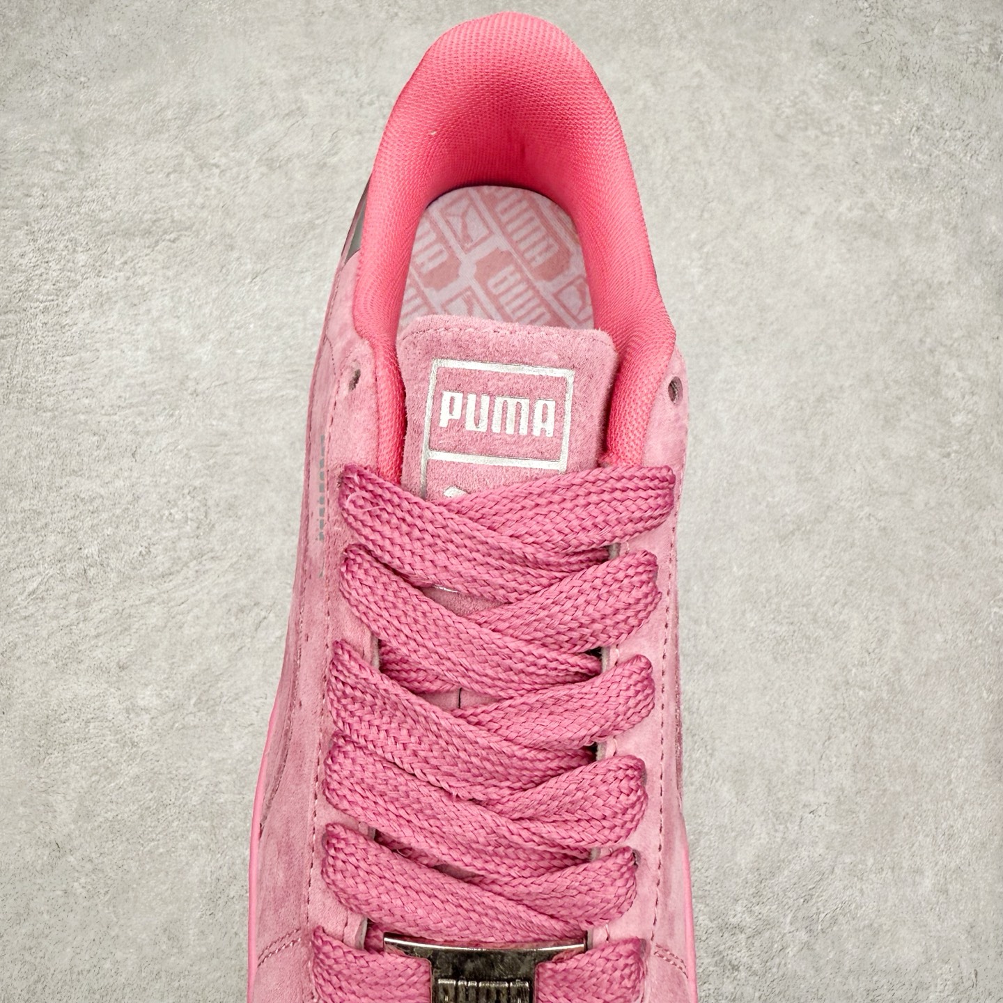 图片[5]-＃特价福利 PUMA Basket Suede 彪马皮面复古板鞋 原装渠道版本 诠释最高工艺 夏季新款官方原盒原标 代购充正专供头层皮海玻璃鞋垫搭配后跟PUMA logo烫金 让陈旧的款式重获新生 尺码：35.5 36 37 37.5 38 38.5 39 40 40.5 41 42 42.5 43 44 44.5 45-选品中心