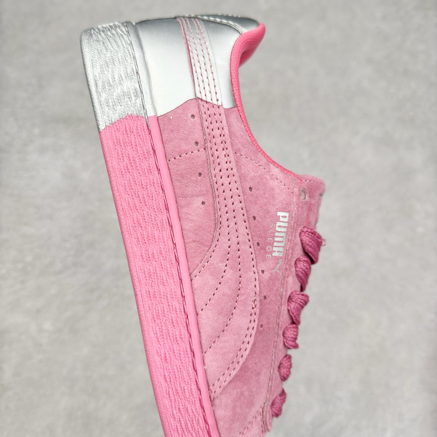 图片[6]-＃特价福利 PUMA Basket Suede 彪马皮面复古板鞋 原装渠道版本 诠释最高工艺 夏季新款官方原盒原标 代购充正专供头层皮海玻璃鞋垫搭配后跟PUMA logo烫金 让陈旧的款式重获新生 尺码：35.5 36 37 37.5 38 38.5 39 40 40.5 41 42 42.5 43 44 44.5 45-选品中心