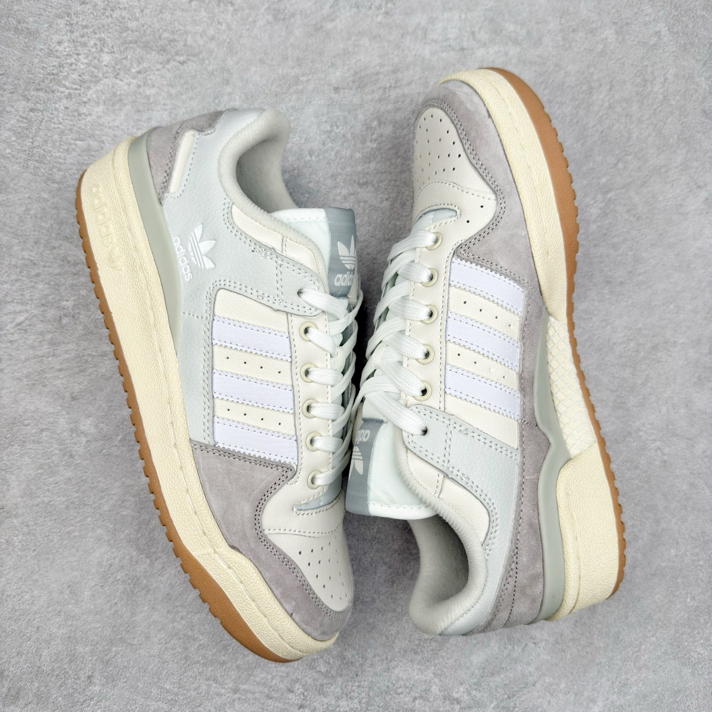 图片[3]-AD Forum 84 Low OG 低帮百搭潮流休闲运动板鞋 FY7998 以复古篮球鞋的外形为基础 采用皮革拼接 简约百搭 更加贴合舒适 中底内侧网格造型起到点睛之笔 外底橡胶 更显复古 尺码：36 36.5 37.5 38 38.5 39 40 40.5 41 42 42.5 43 44 44.5 45-选品中心