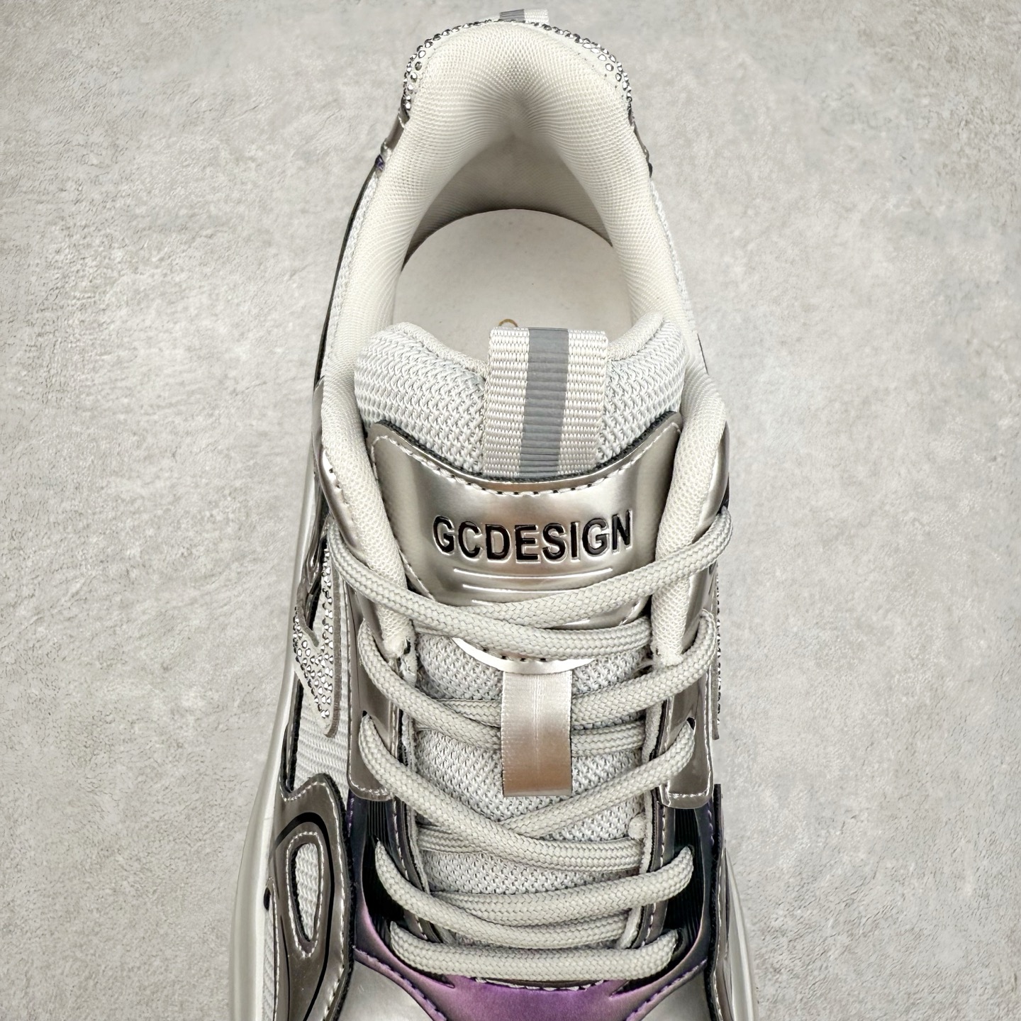 图片[5]-GG-CC 2025新款厚底增高休闲运动老爹鞋系列 广东大厂出品 7CM厚底增高 星河粒子 银白粉色 银角大王 完美细节 25ss春季新款厚底增高 大长腿 时髦look轻松定格 不费力展现率性氛围 高档银盒 酷帅机能风不规则设计大底 拼色造型设计 轻便舒适百搭 GGCC银白配色好温柔 三层组合月牙底 柔软有弹性的月牙底和增加舒适度显腿长的7cm增高 长时间走路和站立都不累脚舒适度和少女感 厚底增高 不管怎么搭都好看~尺码：35 36 37 38 39 40-选品中心