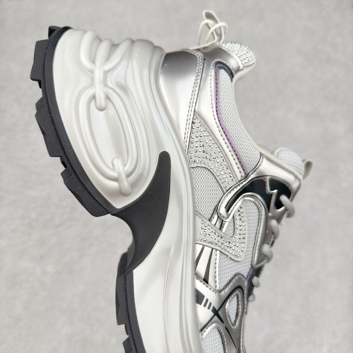 图片[6]-GG-CC 2025新款厚底增高休闲运动老爹鞋系列 广东大厂出品 7CM厚底增高 星河粒子 银白粉色 银角大王 完美细节 25ss春季新款厚底增高 大长腿 时髦look轻松定格 不费力展现率性氛围 高档银盒 酷帅机能风不规则设计大底 拼色造型设计 轻便舒适百搭 GGCC银白配色好温柔 三层组合月牙底 柔软有弹性的月牙底和增加舒适度显腿长的7cm增高 长时间走路和站立都不累脚舒适度和少女感 厚底增高 不管怎么搭都好看~尺码：35 36 37 38 39 40-选品中心