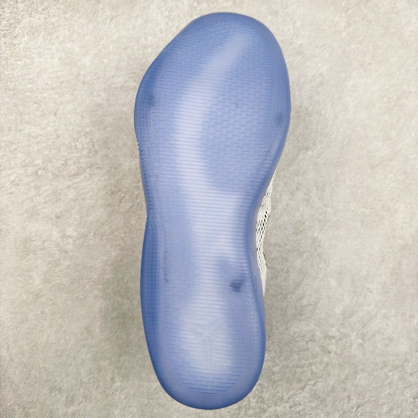 图片[9]-NK Kobe 11 Elite Low 科比11代实战篮球鞋 836183-100 科比退役前的最后一双签名鞋意义重大 Eric Avar这次采用了低帮的鞋身设计 并使用加强版的Flyknit编织面料作为鞋面 更加坚韧牢固 提供更好的保护 中底依日采用了混合缓震的设计 前掌的Lunarlon搭配后掌Zoom Air气垫 确保缓震性能的强劲 尺码：39 40 40.5 41 42 42.5 43 44 44.5 45 46 47.5 48.5-选品中心