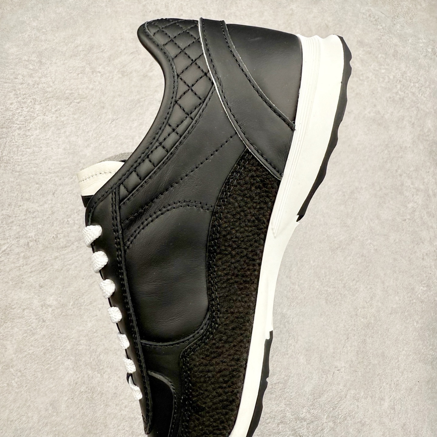 图片[7]-＃GD广顶 CHANEL香奈儿 24S德训鞋平底系带圆头菱格风四季休闲百搭款 原版开模 凹凸感超强 线条紧致🎀全新礼盒包装 细节拉满 环保太空革组合呼吸网织布鞋面材质 欧索莱环保去臭环型组合鞋垫 采用进口TPU大底 官方同步2024 最新礼盒包装 尺码：35 36 37 38 39 40-选品中心