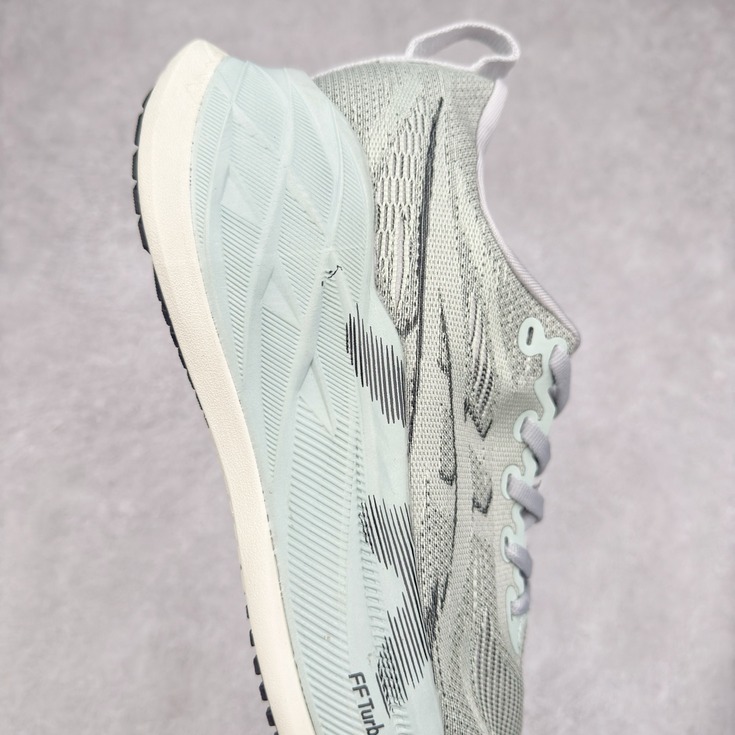 图片[6]-Asics Superblast 2 舒适百搭防滑耐磨低帮跑步鞋 ASICS（亚瑟士）是日本实业家鬼冢喜八郎创立的跑鞋运动品牌，名字想法源自著名的拉丁谚语“AnimaSana In Corpore Sano” ，意为“健全的精神寓于强健的体魄”。正如其名字的含义，ASICS亚瑟士一直坚信保持身体的健康与活力是打造健康快乐的生活方式的最佳途径。亚瑟士的跑鞋、篮球鞋等系列集专业与美貌于一身，拥有极高的热度。2016年，ASICS在“2016年日本最佳全球品牌”排行榜名列第17名。尺码：36 37.5 38 39 40 40.5 41.5 42 42.5 43.5 44 45-选品中心