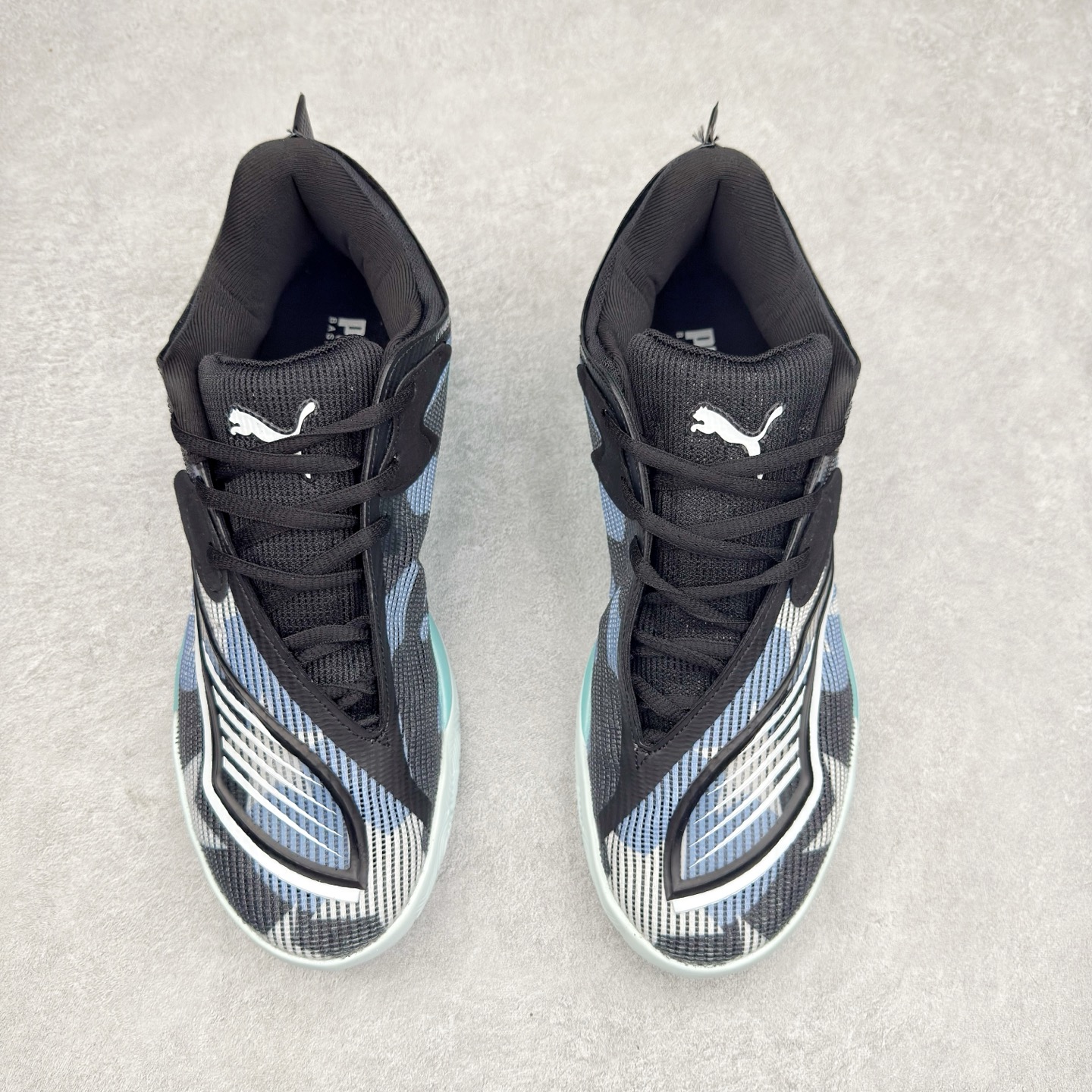 图片[2]-PUMA All-Pro Nitro PE 彪马亨德森签名减震防滑 低帮实战篮球鞋 全新Scoot Zeros签名战靴以斯库特·亨德森所一直遵循的人生箴言“O.D.D（Overly Determined to Dominate）”也作为设计的主要灵感概念，承载着斯库特·亨德森对于赛场以及未来人生的“终极方案” —— 决意主宰。球鞋整体设计充满凌厉感。鞋面以及外底前侧上翻均采用锯齿形状进行处理，而经典的PUMA Formstrip 跑道logo也在边缘辅以锯齿火焰纹进行勾勒，象征着斯库特·亨德森的强力球风。科技配置层面，Scoot Zeros中底则采用PUMA经典的高回弹PROFOAM EVA 材料进行加持，减缓落地冲击并适配球员的强爆发力属性。鞋身两侧经加固的Formstrip跑道Logo不仅是设计元素，也带来强力的锁定支撑。外底则采用高强度实色防滑橡胶，并采用加深的锯齿纹路设计。同时外底在前掌内外则的上翻处理，进一步在极限运动情景下保持高稳定性和支撑性。尺码：40 40.5 41 42 42.5 43 44 44.5 45 46-选品中心