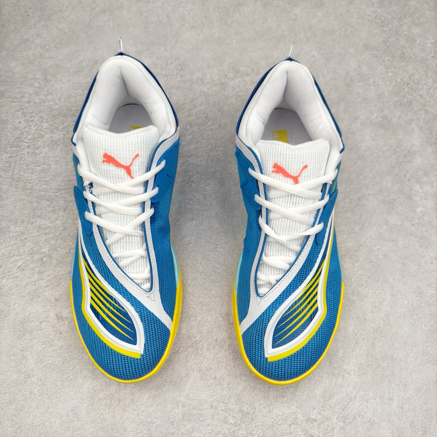 图片[2]-PUMA All-Pro Nitro PE 彪马亨德森签名减震防滑 低帮实战篮球鞋 全新Scoot Zeros签名战靴以斯库特·亨德森所一直遵循的人生箴言“O.D.D（Overly Determined to Dominate）”也作为设计的主要灵感概念，承载着斯库特·亨德森对于赛场以及未来人生的“终极方案” —— 决意主宰。球鞋整体设计充满凌厉感。鞋面以及外底前侧上翻均采用锯齿形状进行处理，而经典的PUMA Formstrip 跑道logo也在边缘辅以锯齿火焰纹进行勾勒，象征着斯库特·亨德森的强力球风。科技配置层面，Scoot Zeros中底则采用PUMA经典的高回弹PROFOAM EVA 材料进行加持，减缓落地冲击并适配球员的强爆发力属性。鞋身两侧经加固的Formstrip跑道Logo不仅是设计元素，也带来强力的锁定支撑。外底则采用高强度实色防滑橡胶，并采用加深的锯齿纹路设计。同时外底在前掌内外则的上翻处理，进一步在极限运动情景下保持高稳定性和支撑性。尺码：40 40.5 41 42 42.5 43 44 44.5 45 46-选品中心