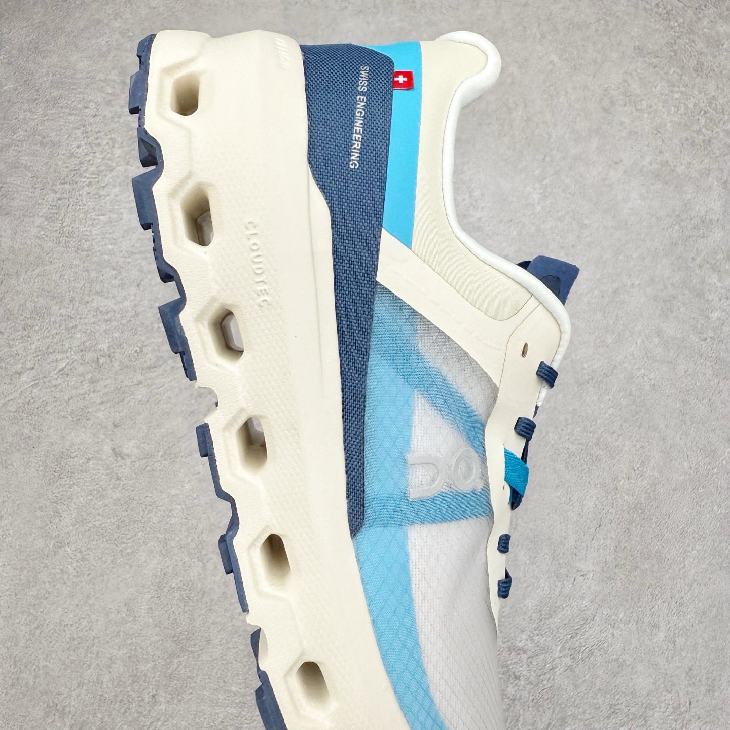 图片[6]-On昂跑 Cloudsurfer Next Wolf Honeydew 柔软舒适防滑耐磨低帮休闲跑步鞋 昂跑运动品牌 开创于2010年 缓震着陆、强效回弹、轻柔质感的设计构思始终是ON研制关键 与此同时基于“为全球提供革新性的跑步感受”信念 陆续推出了多款跑鞋及其以专业运动人体跑步工程学为设计关键的功能性跑步服饰设备 让跑者不费力气地畅快畅跑 尺码：36 36.5 37.5 38 38.5 39 40 40.5 41 42 42.5 43 44 44.5 45-选品中心