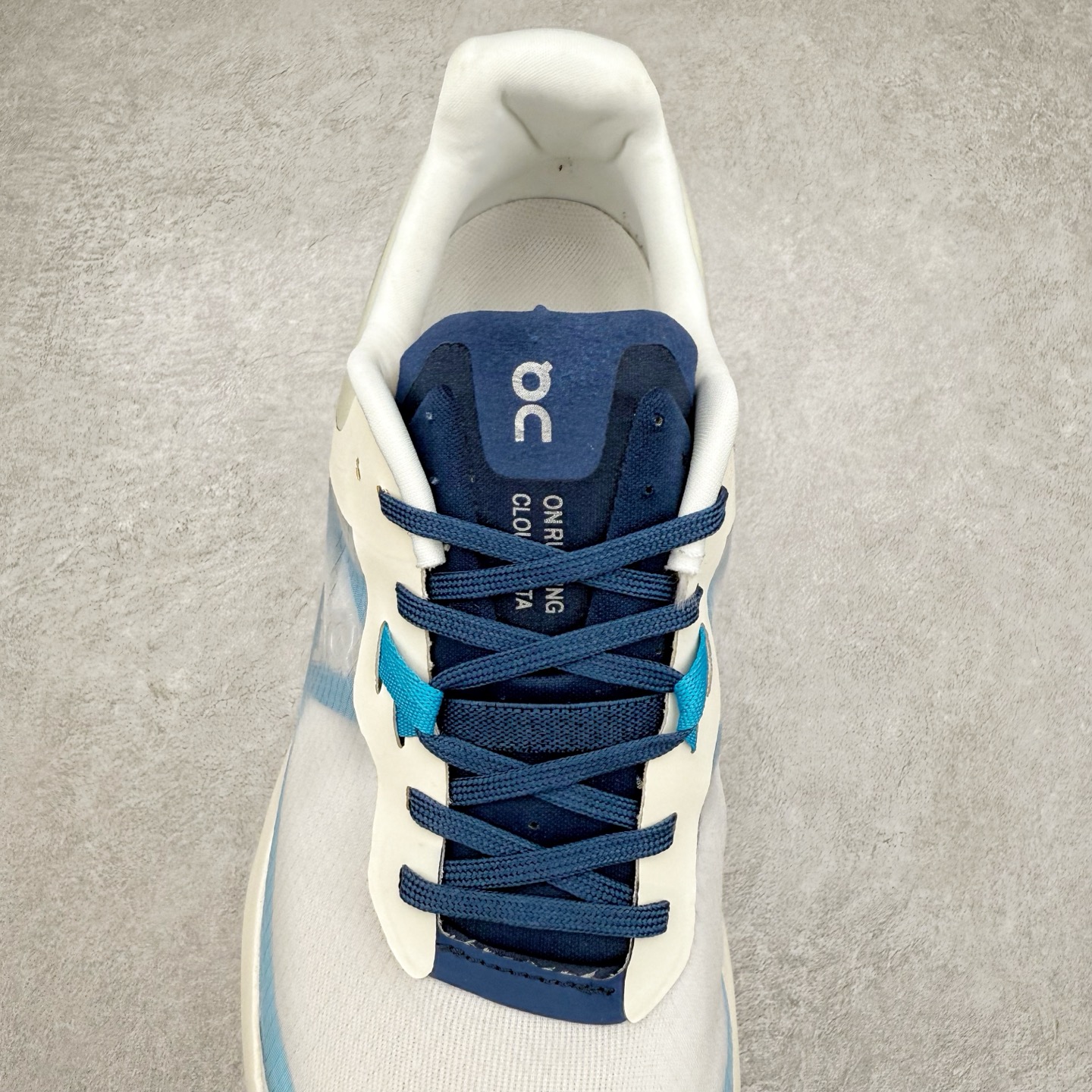 图片[5]-On昂跑 Cloudsurfer Next Wolf Honeydew 柔软舒适防滑耐磨低帮休闲跑步鞋 昂跑运动品牌 开创于2010年 缓震着陆、强效回弹、轻柔质感的设计构思始终是ON研制关键 与此同时基于“为全球提供革新性的跑步感受”信念 陆续推出了多款跑鞋及其以专业运动人体跑步工程学为设计关键的功能性跑步服饰设备 让跑者不费力气地畅快畅跑 尺码：36 36.5 37.5 38 38.5 39 40 40.5 41 42 42.5 43 44 44.5 45-选品中心